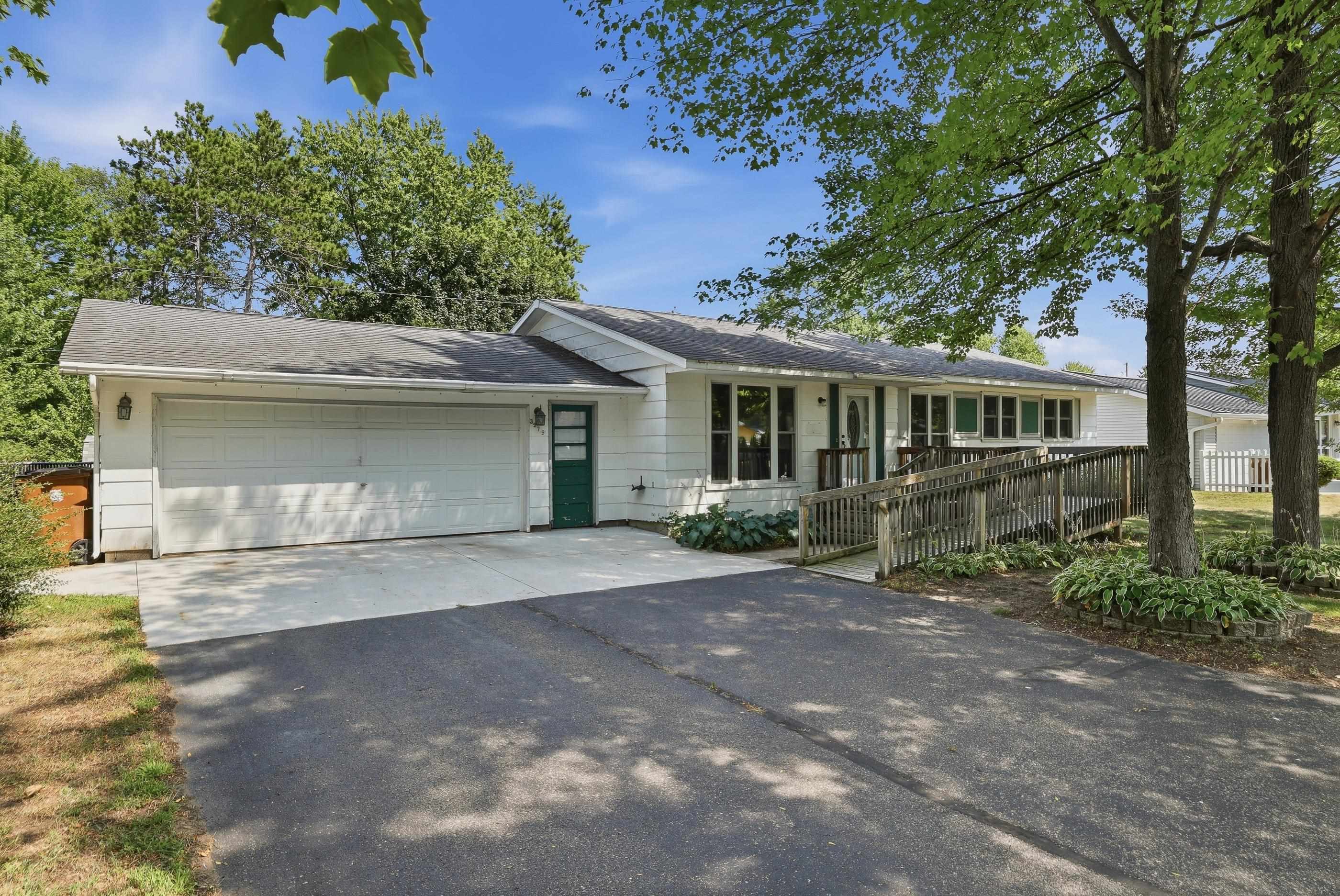 3279 LINDBERGH AVENUE Property Photo 1