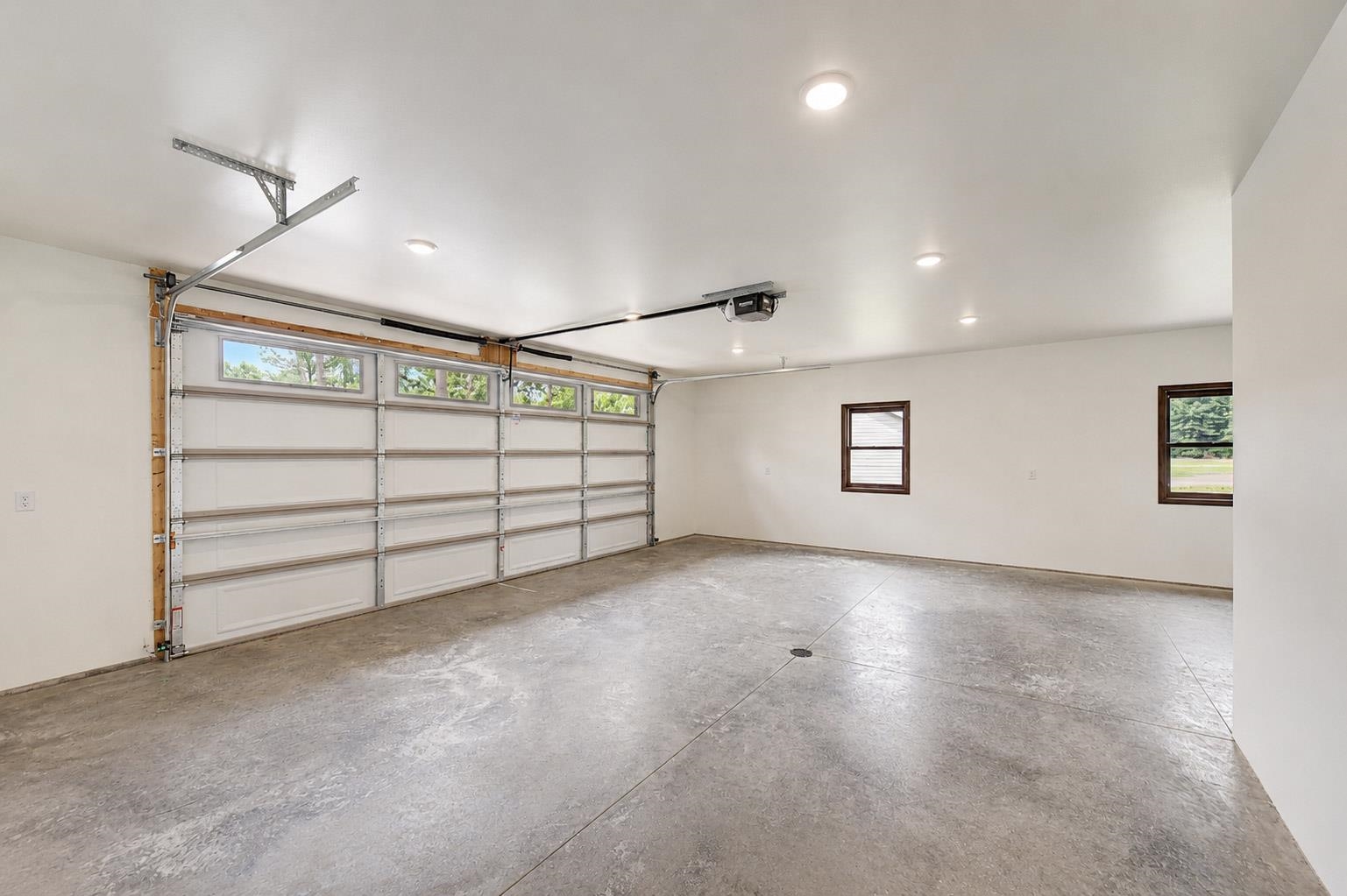 1002 E 10th Street Property Photo 34