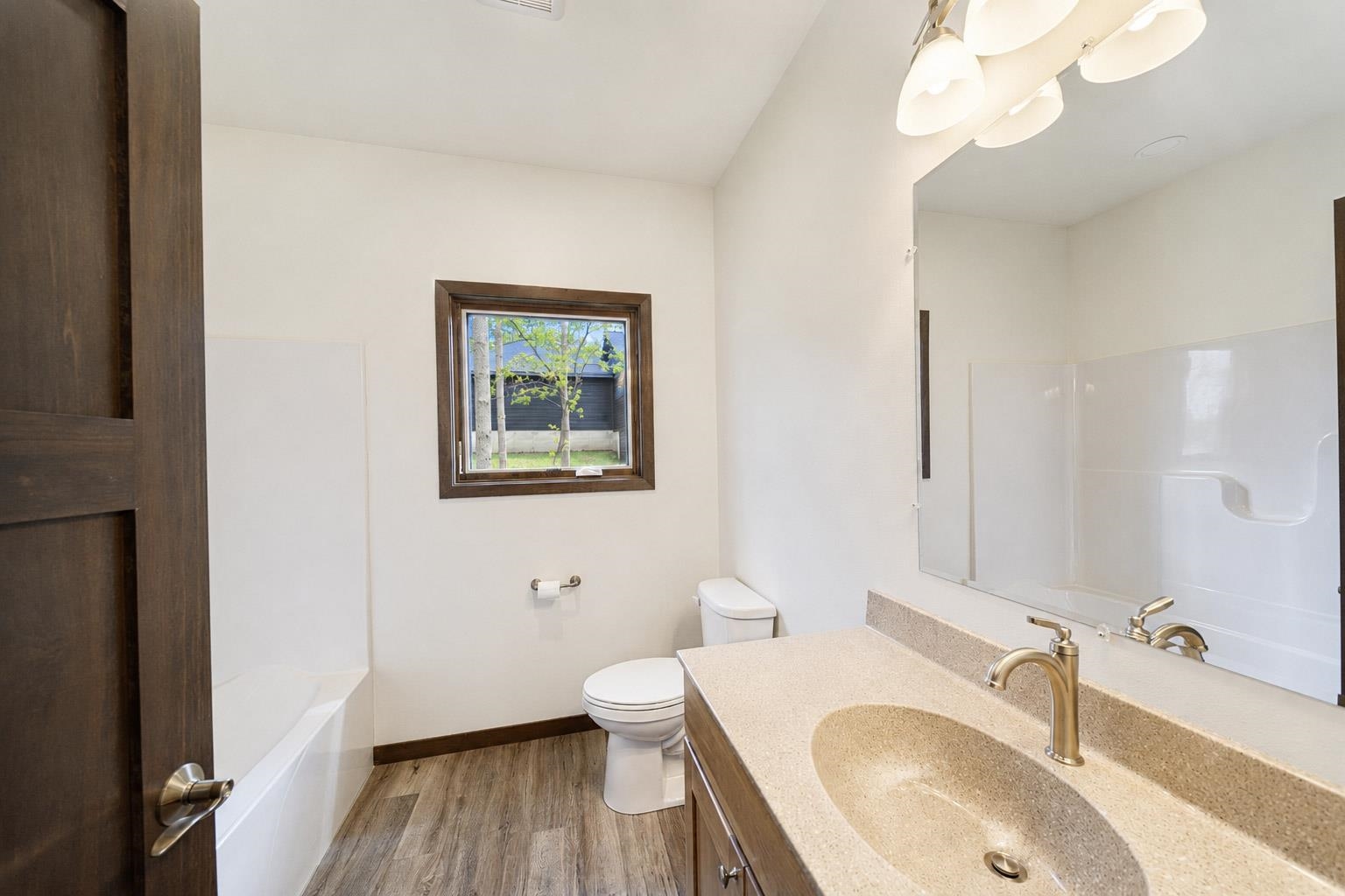 1002 E 10th Street Property Photo 38