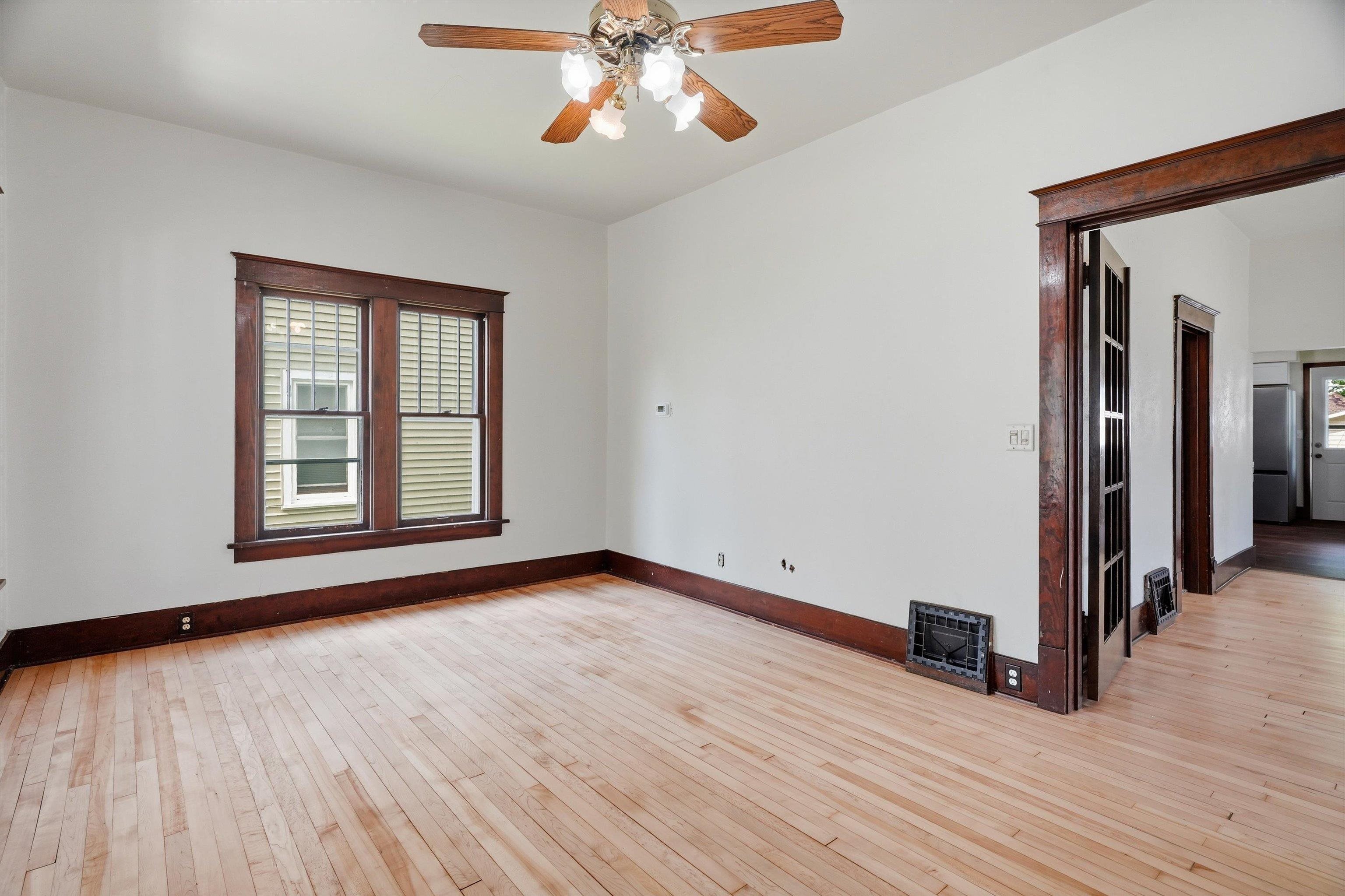 410 S Cedar Avenue Property Photo 8