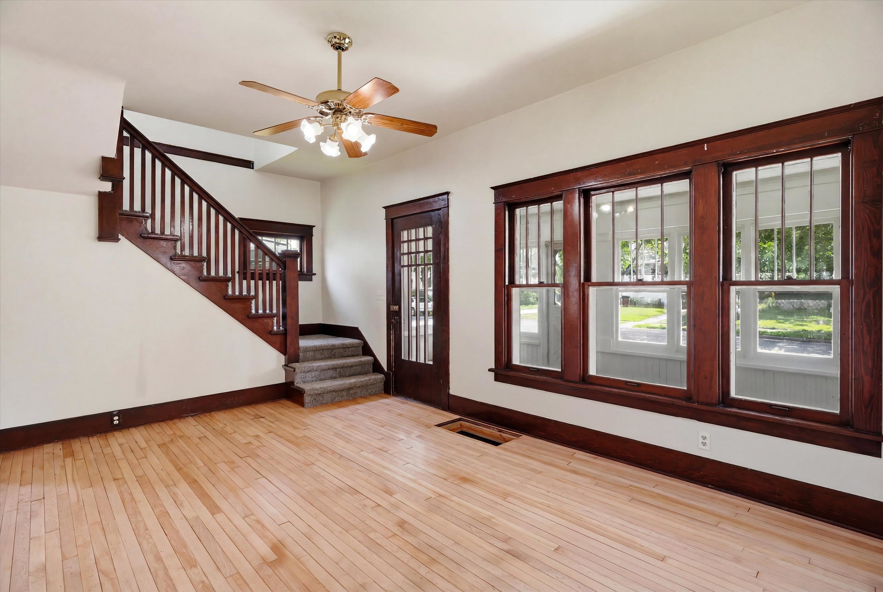 410 S Cedar Avenue Property Photo 11