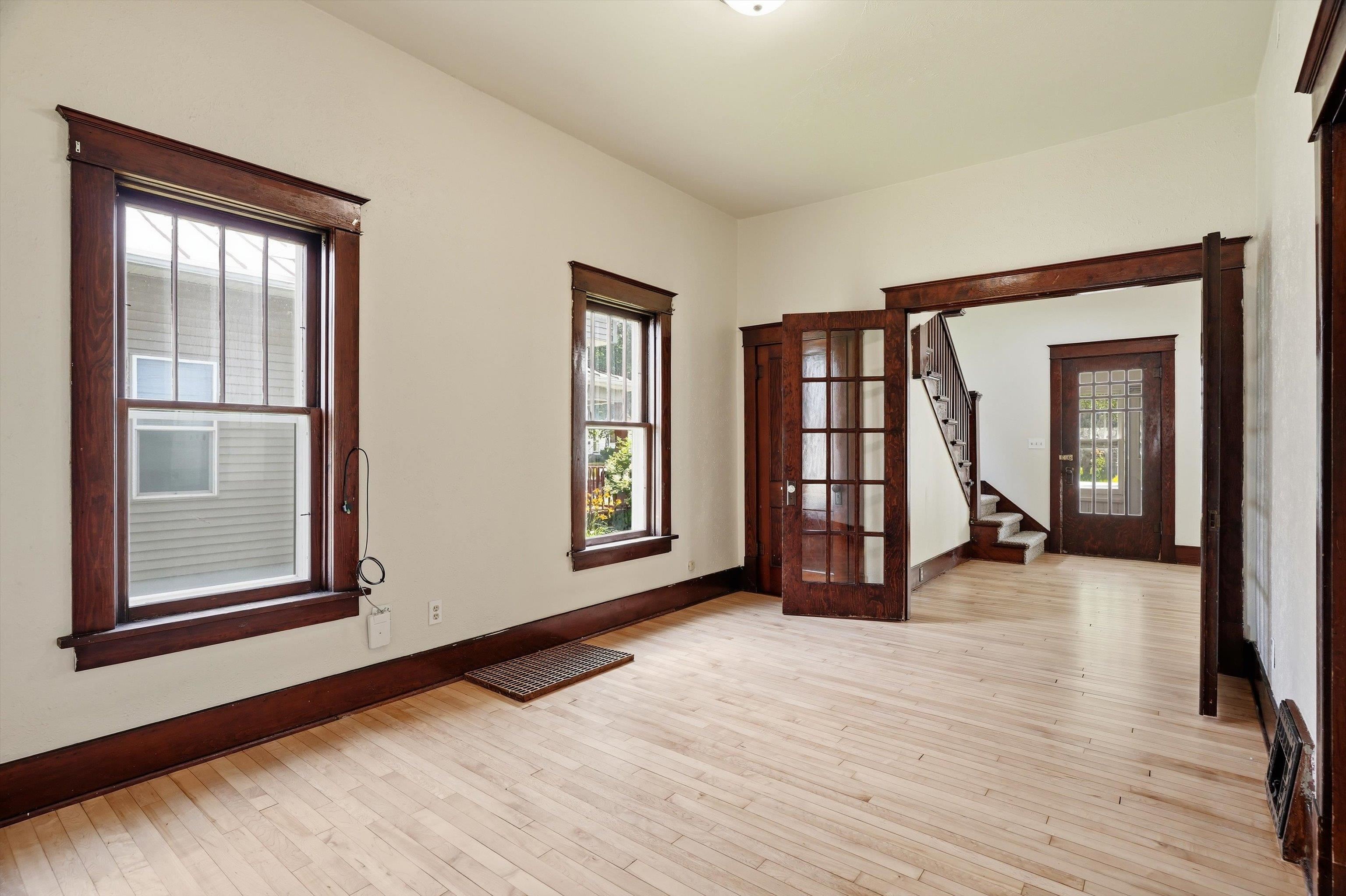 410 S Cedar Avenue Property Photo 12