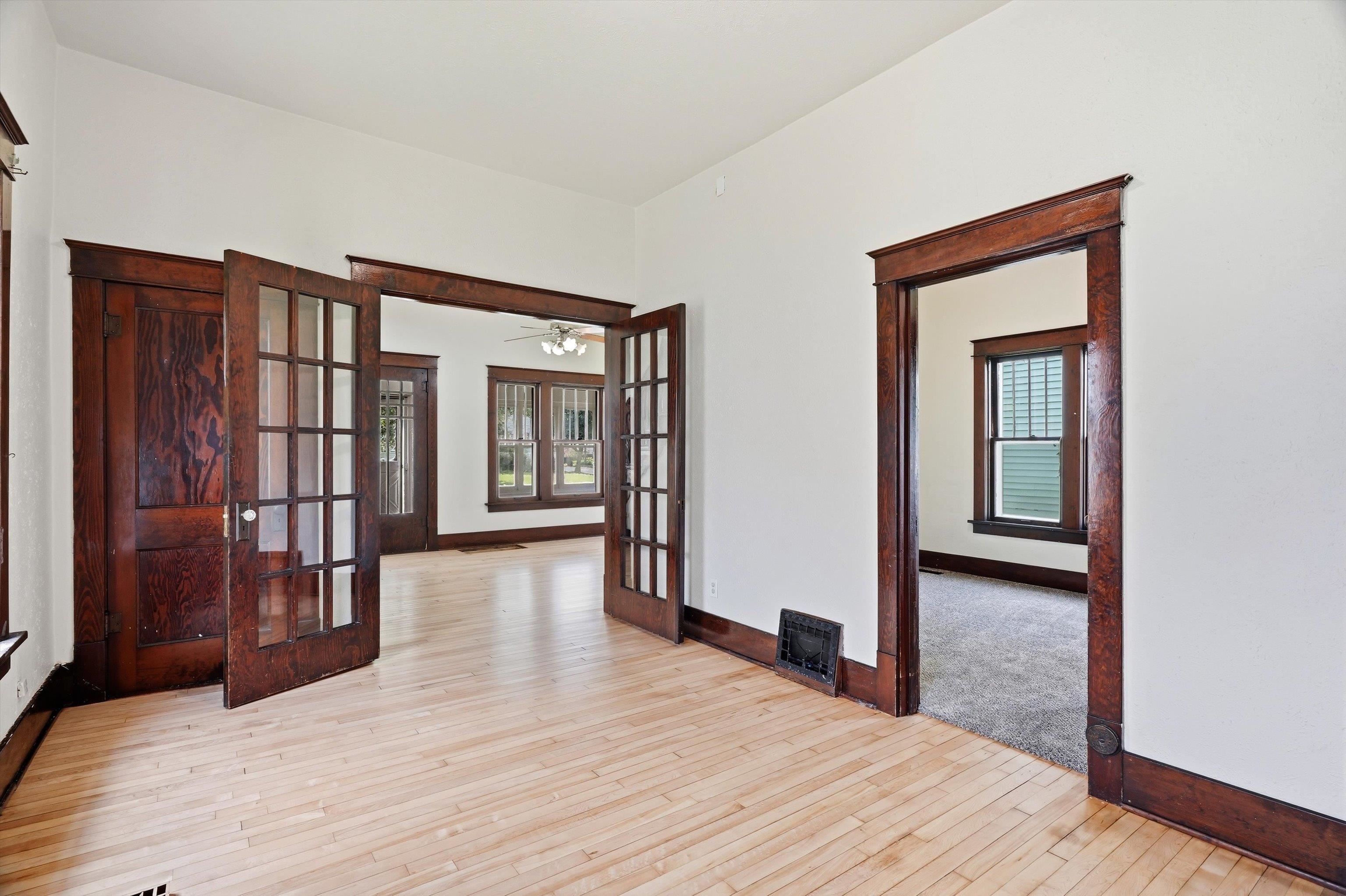 410 S Cedar Avenue Property Photo 14