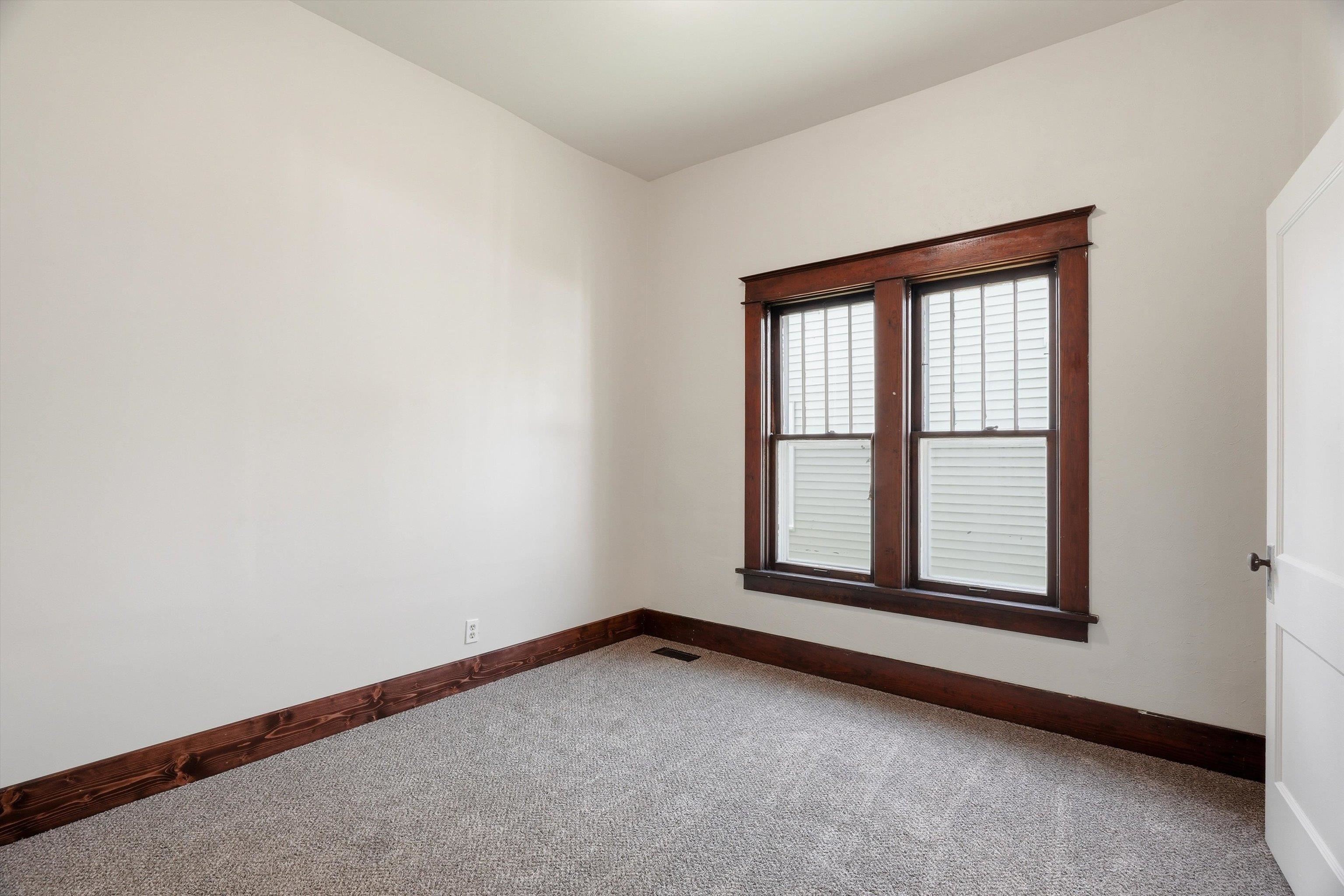 410 S Cedar Avenue Property Photo 15