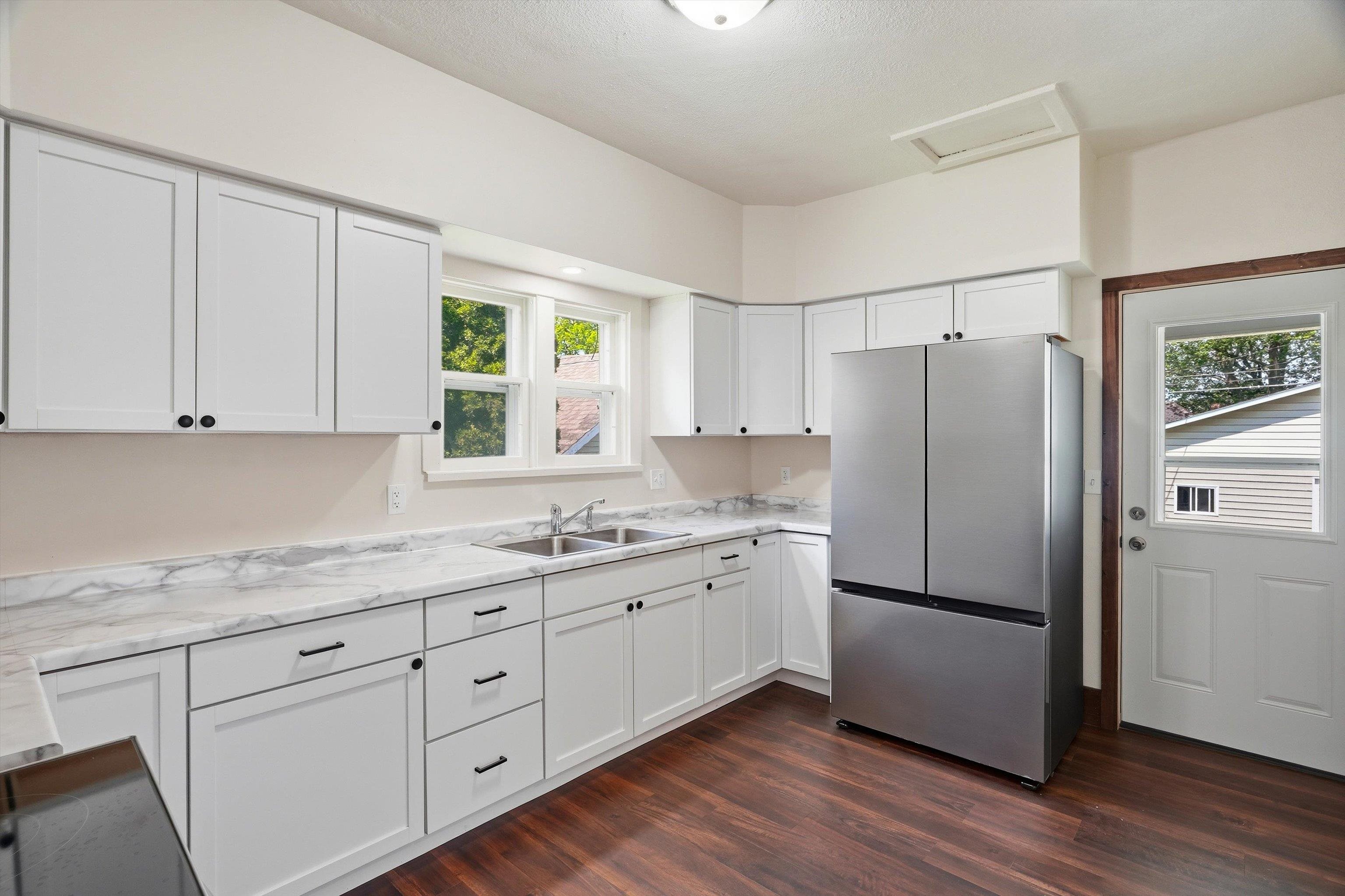 410 S Cedar Avenue Property Photo 19