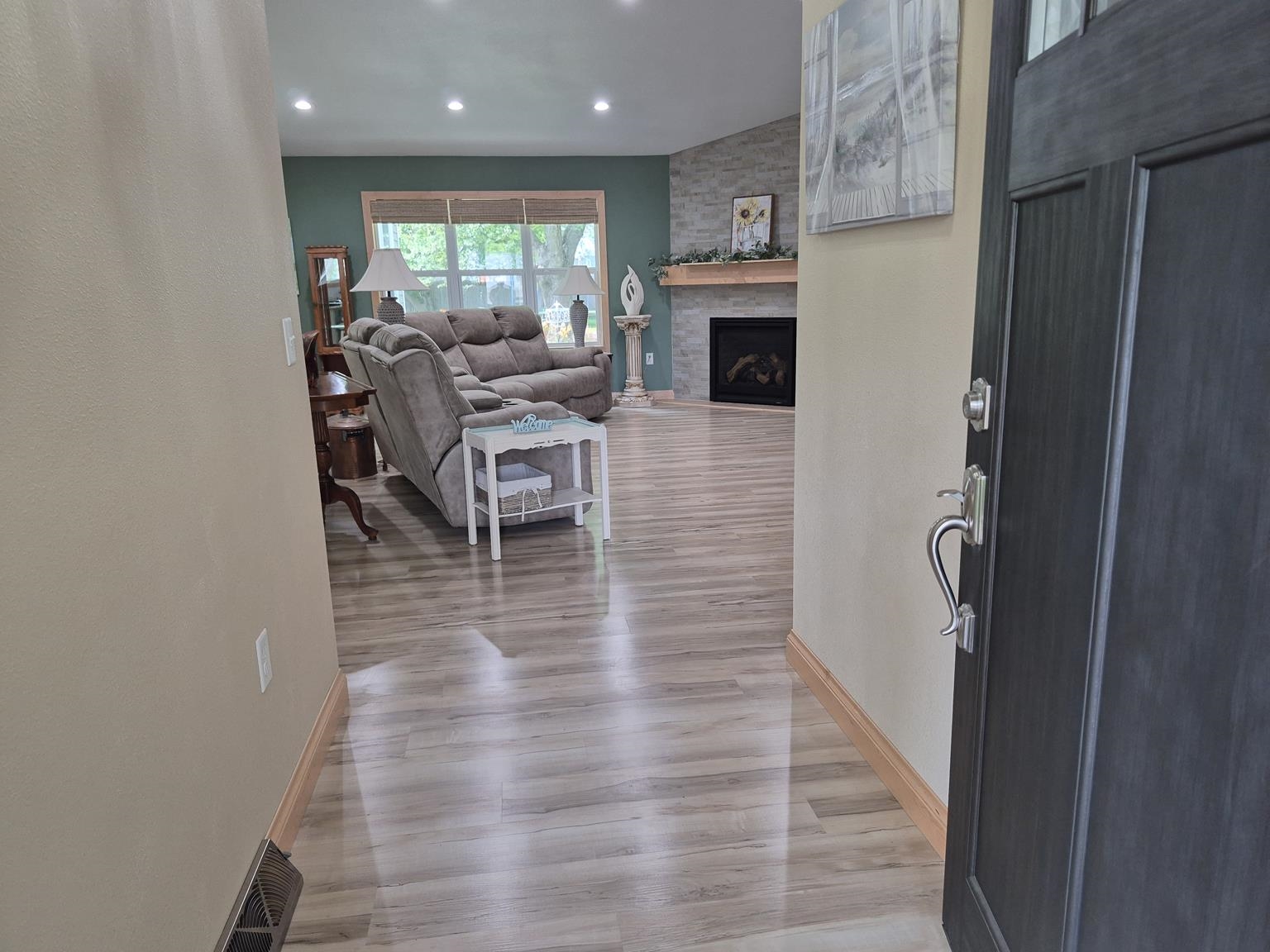 404 N Juno Avenue Property Photo 3