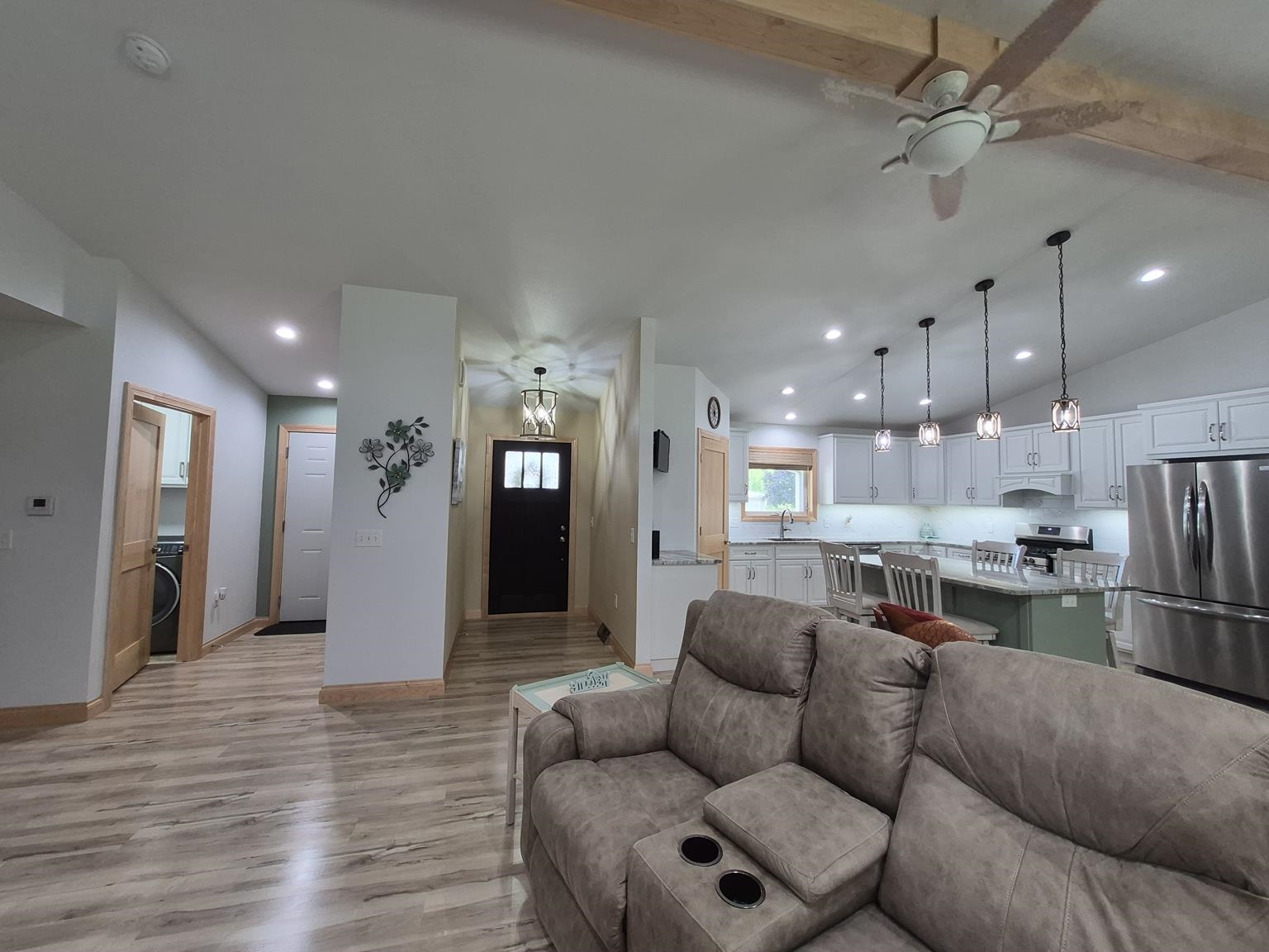 404 N Juno Avenue Property Photo 4