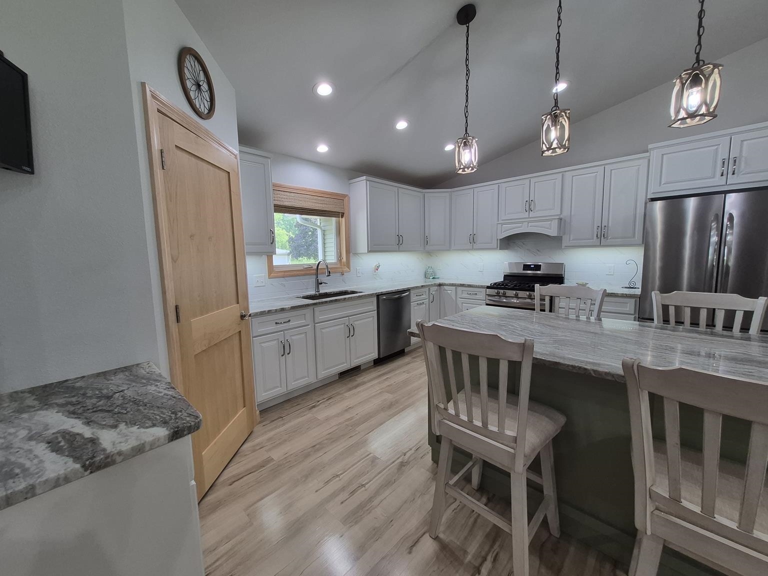 404 N Juno Avenue Property Photo 6