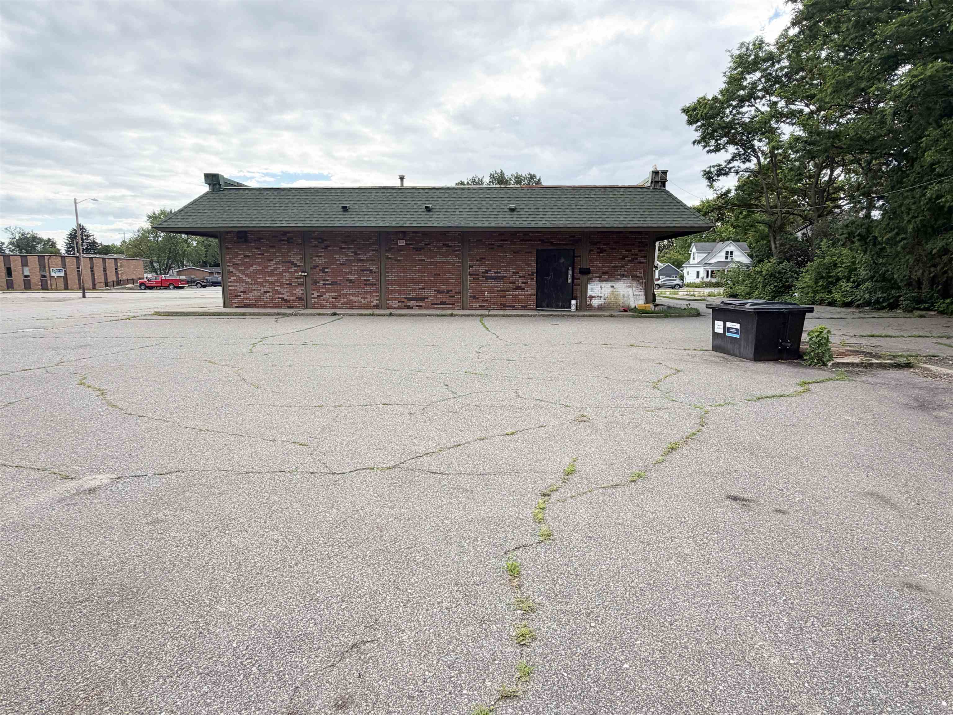 829 Grand Avenue Property Photo 6