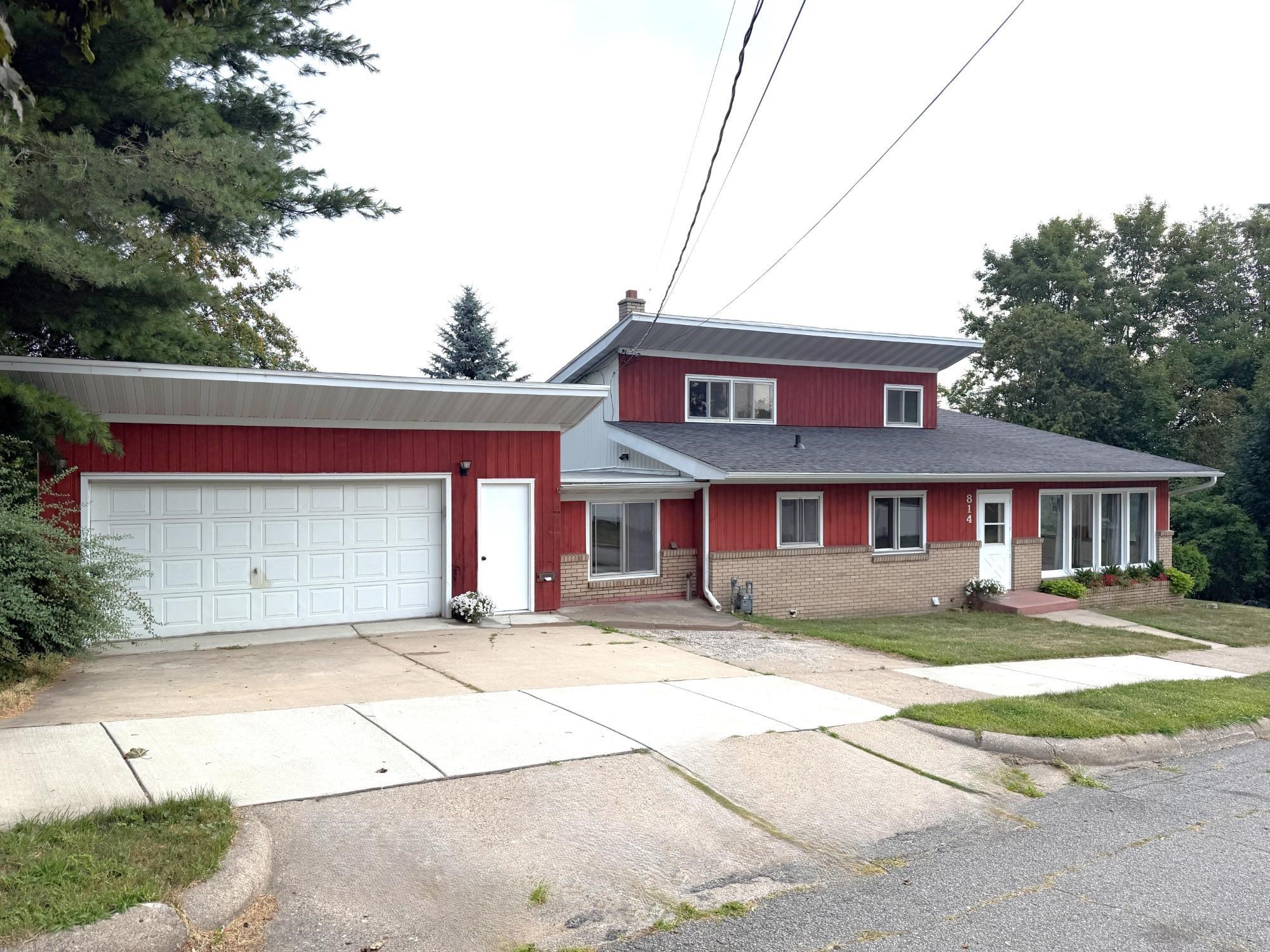 814 Hillcrest Avenue Property Photo 1