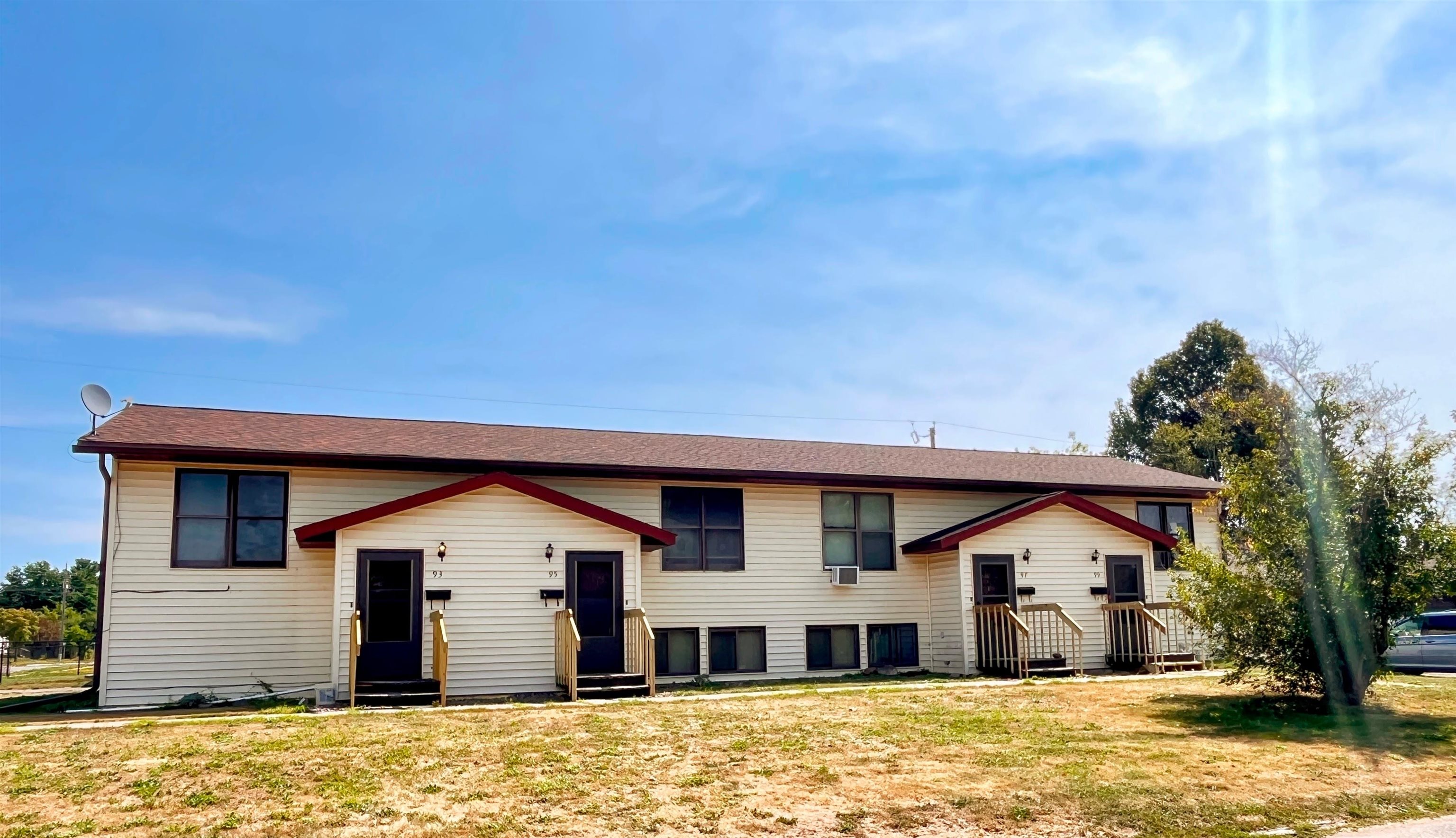 93 1st Street Property Photo 1