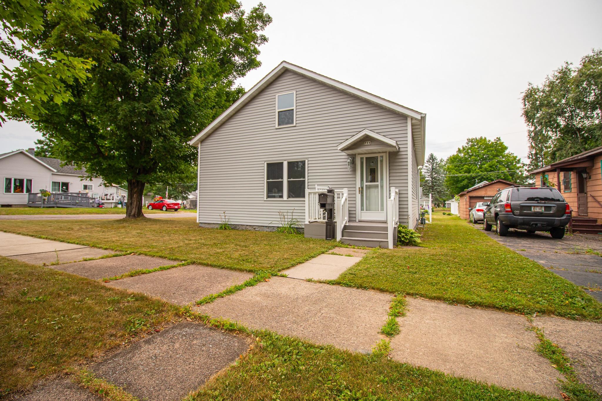 711 Chippewa Street Property Photo 5