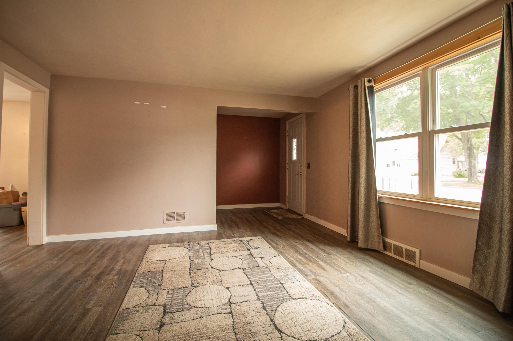 711 Chippewa Street Property Photo 7