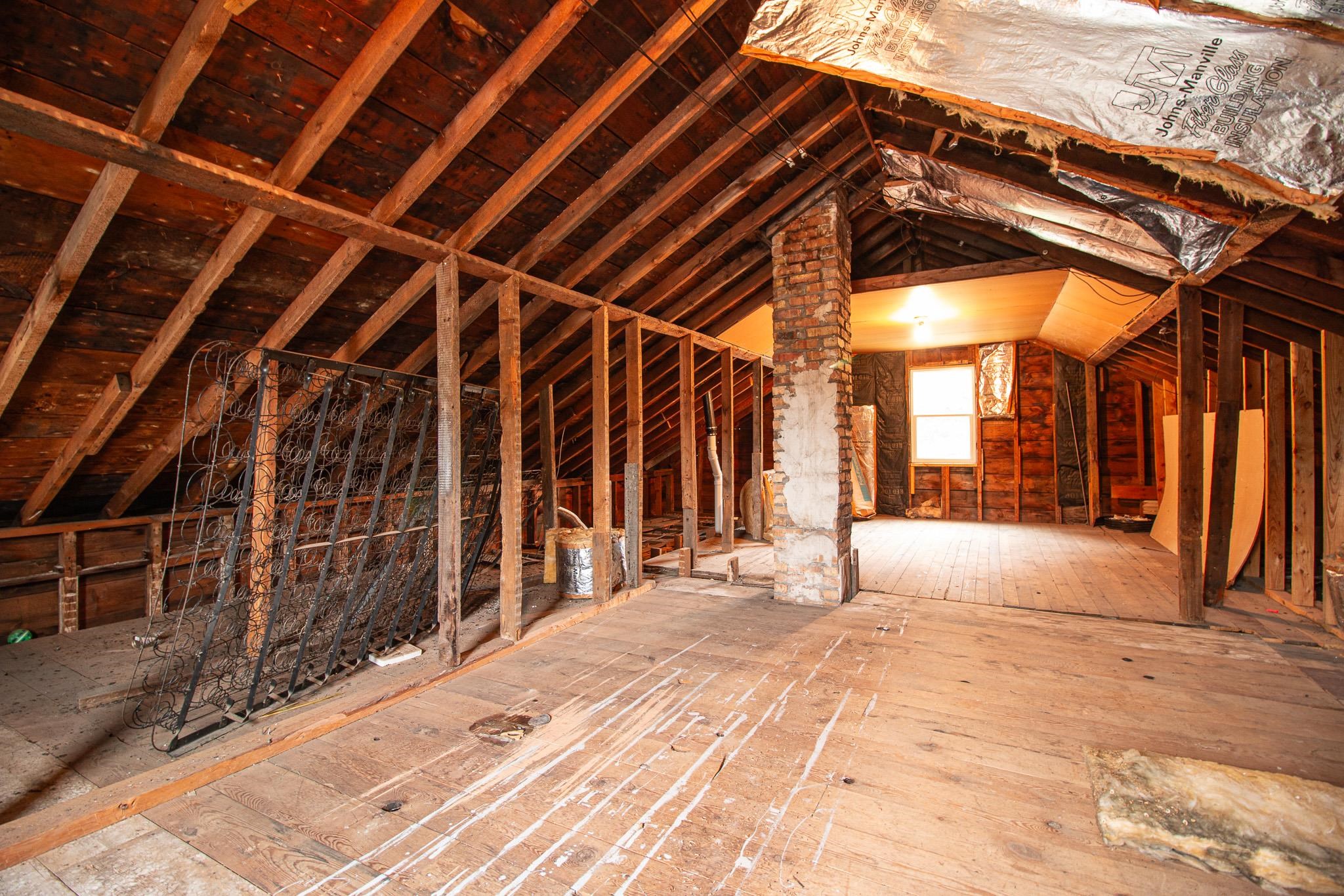 711 Chippewa Street Property Photo 20