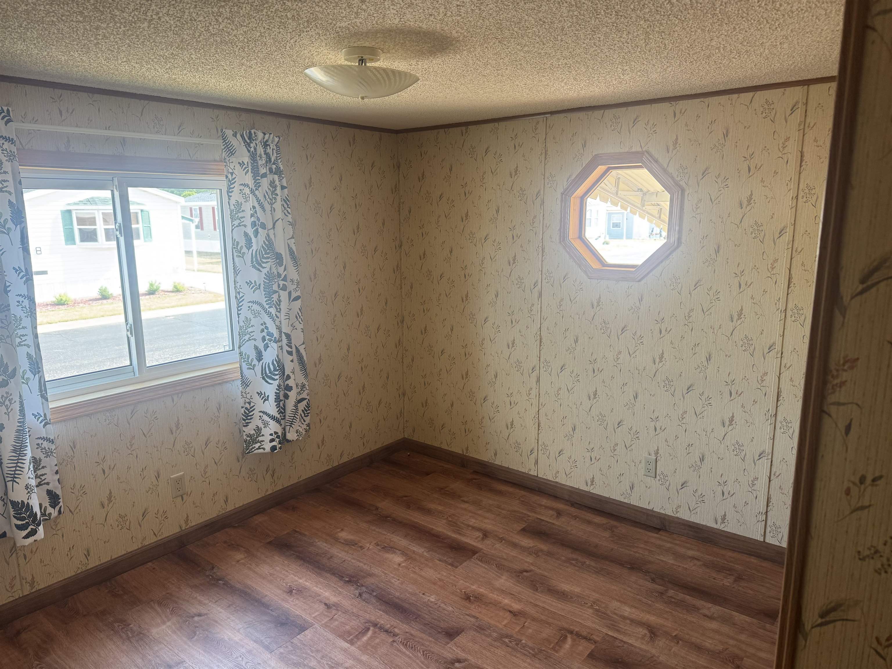 8311 S State Highway 13 Property Photo 16