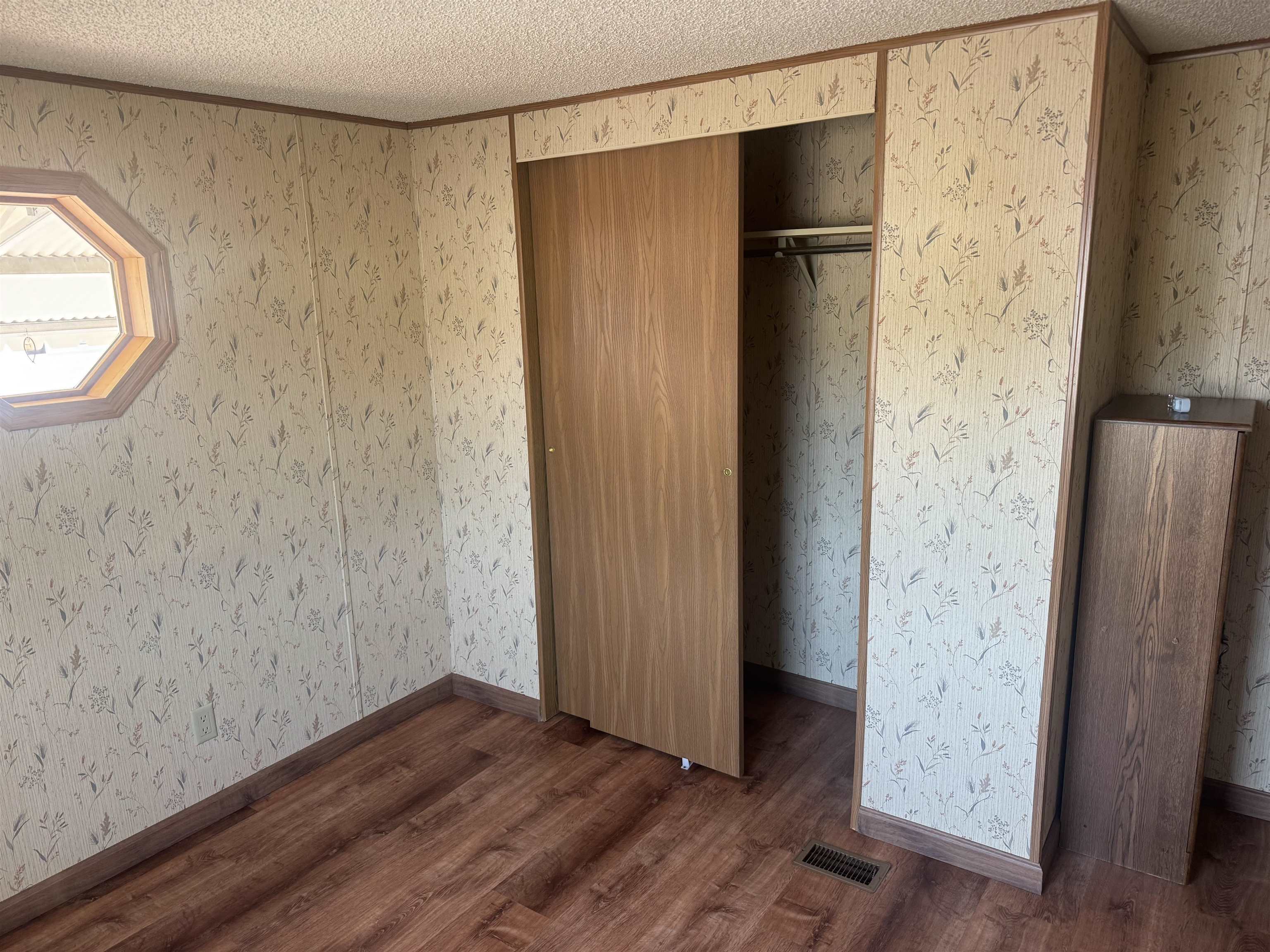 8311 S State Highway 13 Property Photo 18