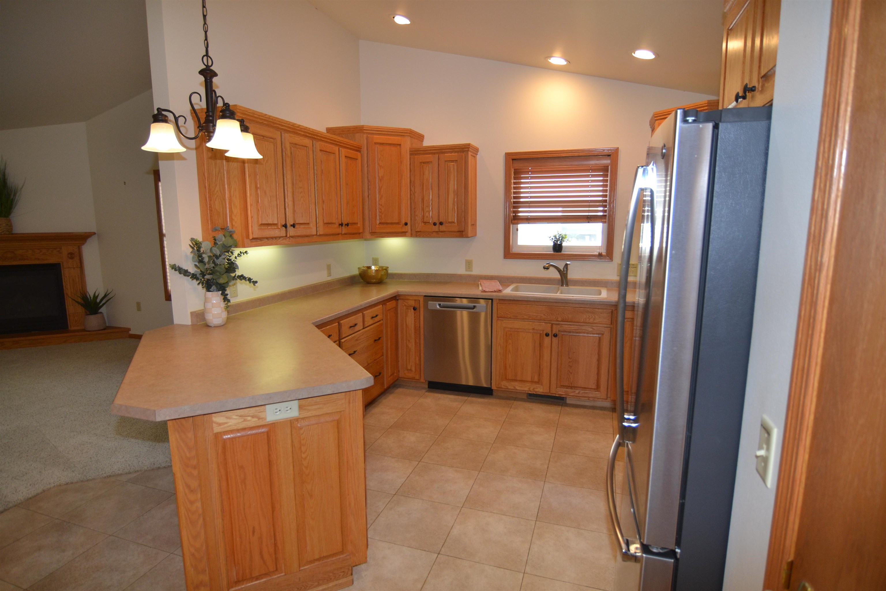 616 Whitney Way Property Photo 4