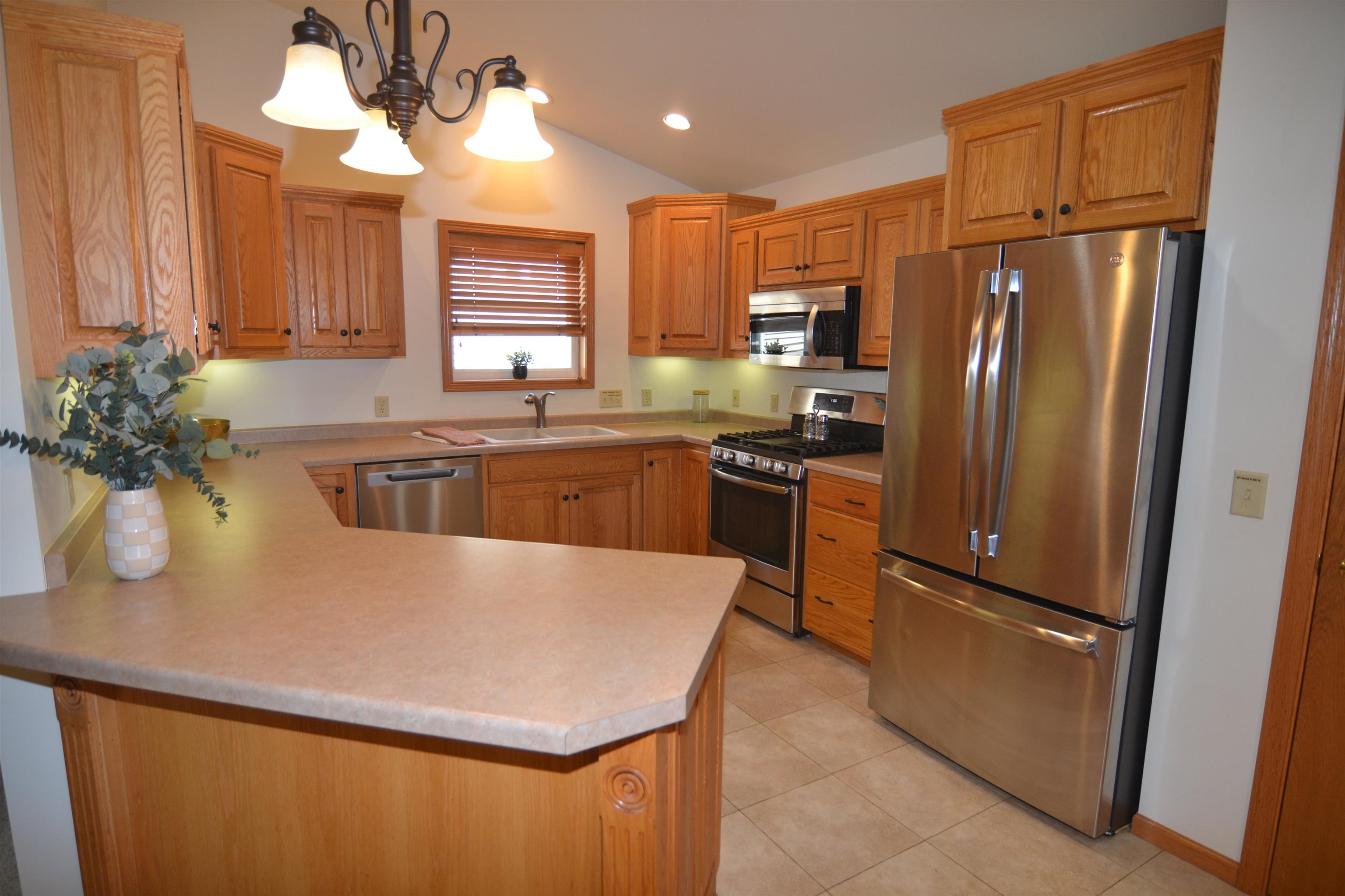 616 Whitney Way Property Photo 5