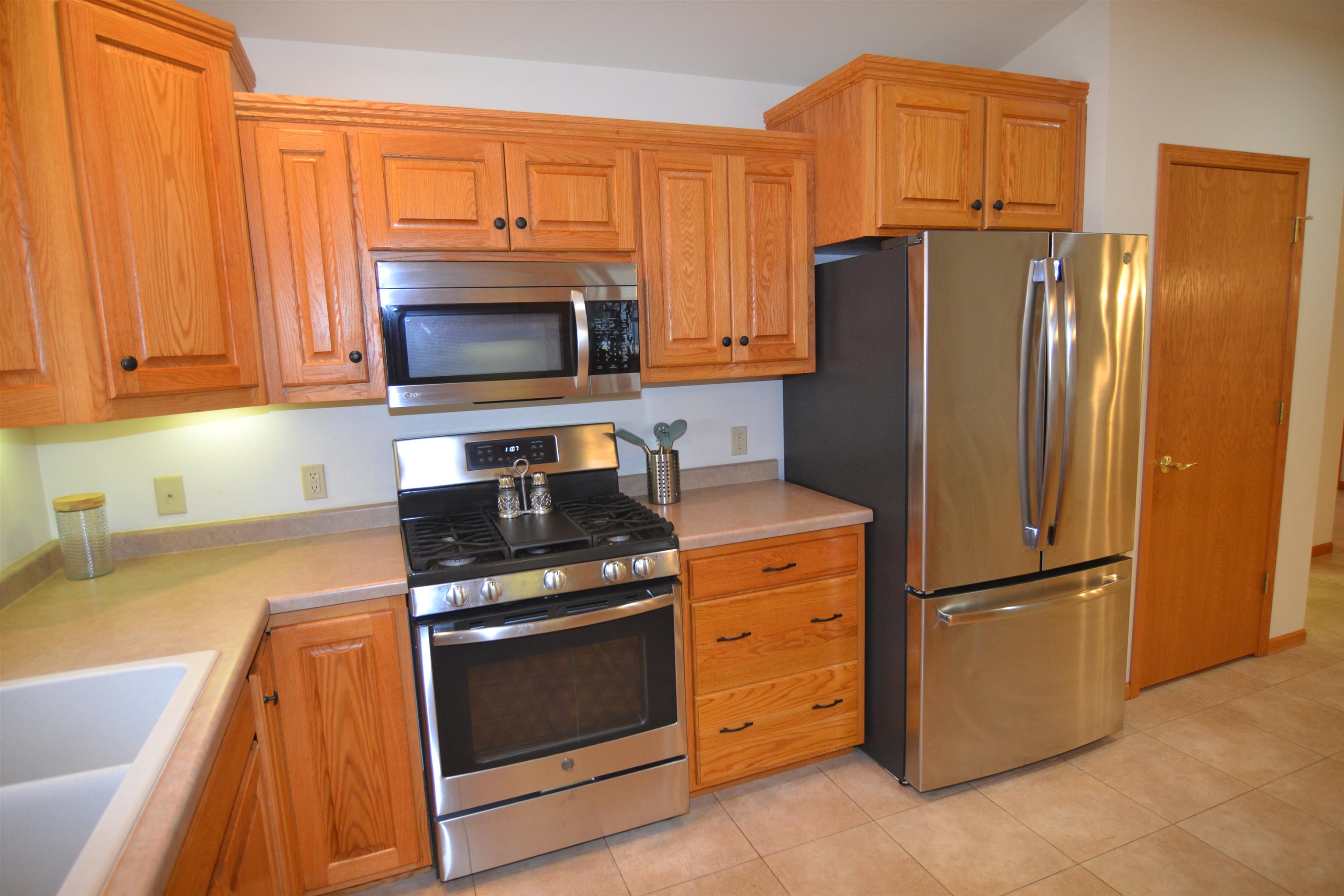 616 Whitney Way Property Photo 6