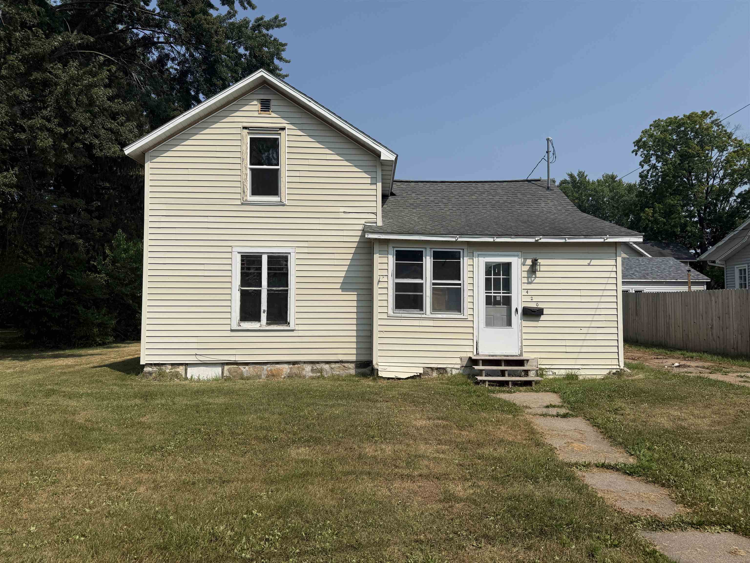420 8th Avenue North Property Photo 1