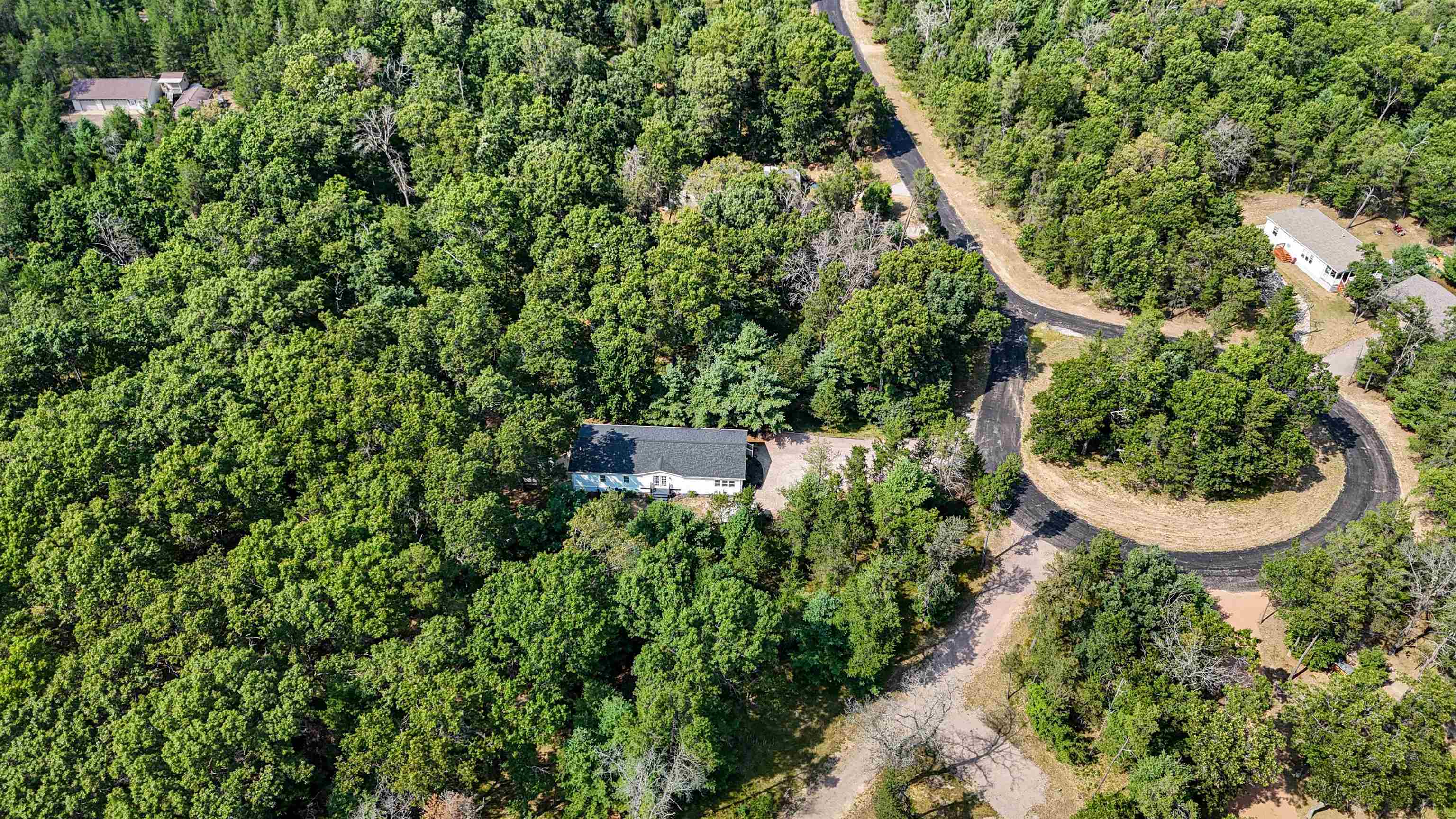 637 Hampton Trail Property Photo 49
