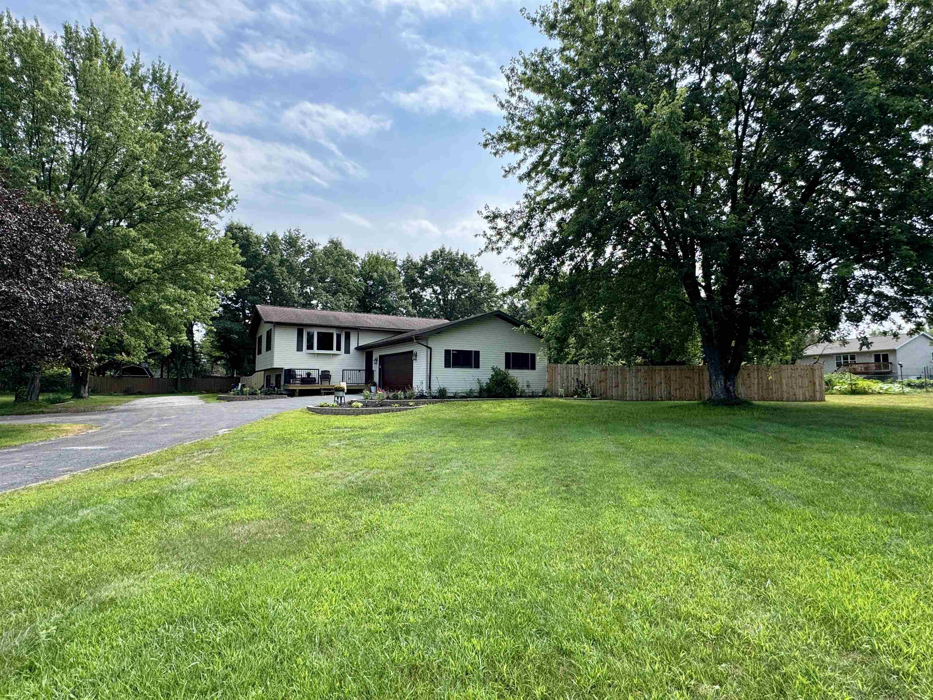 2119 Sunburst Lane Property Photo 2