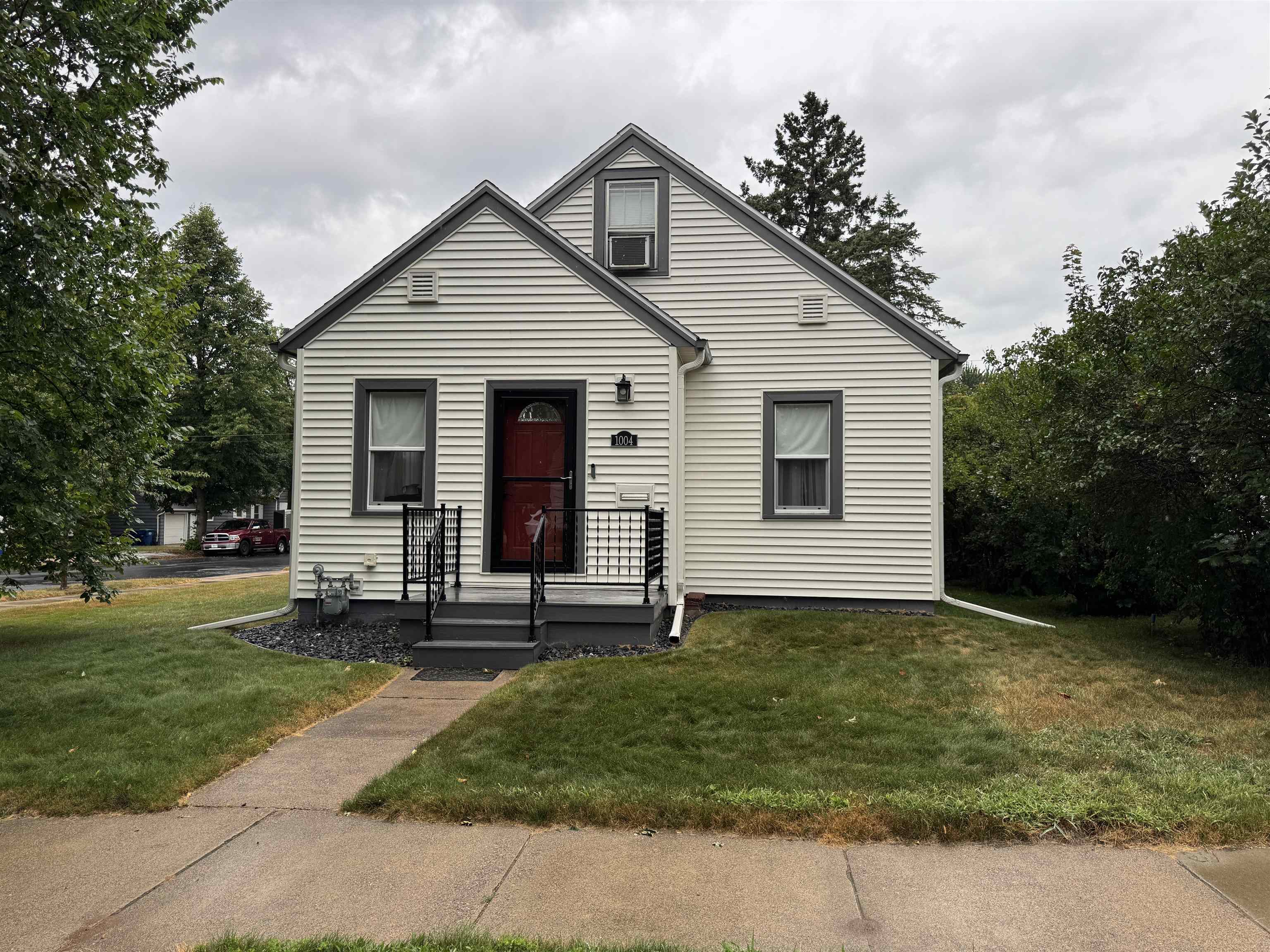 1004 N 5th Avenue Property Photo 1