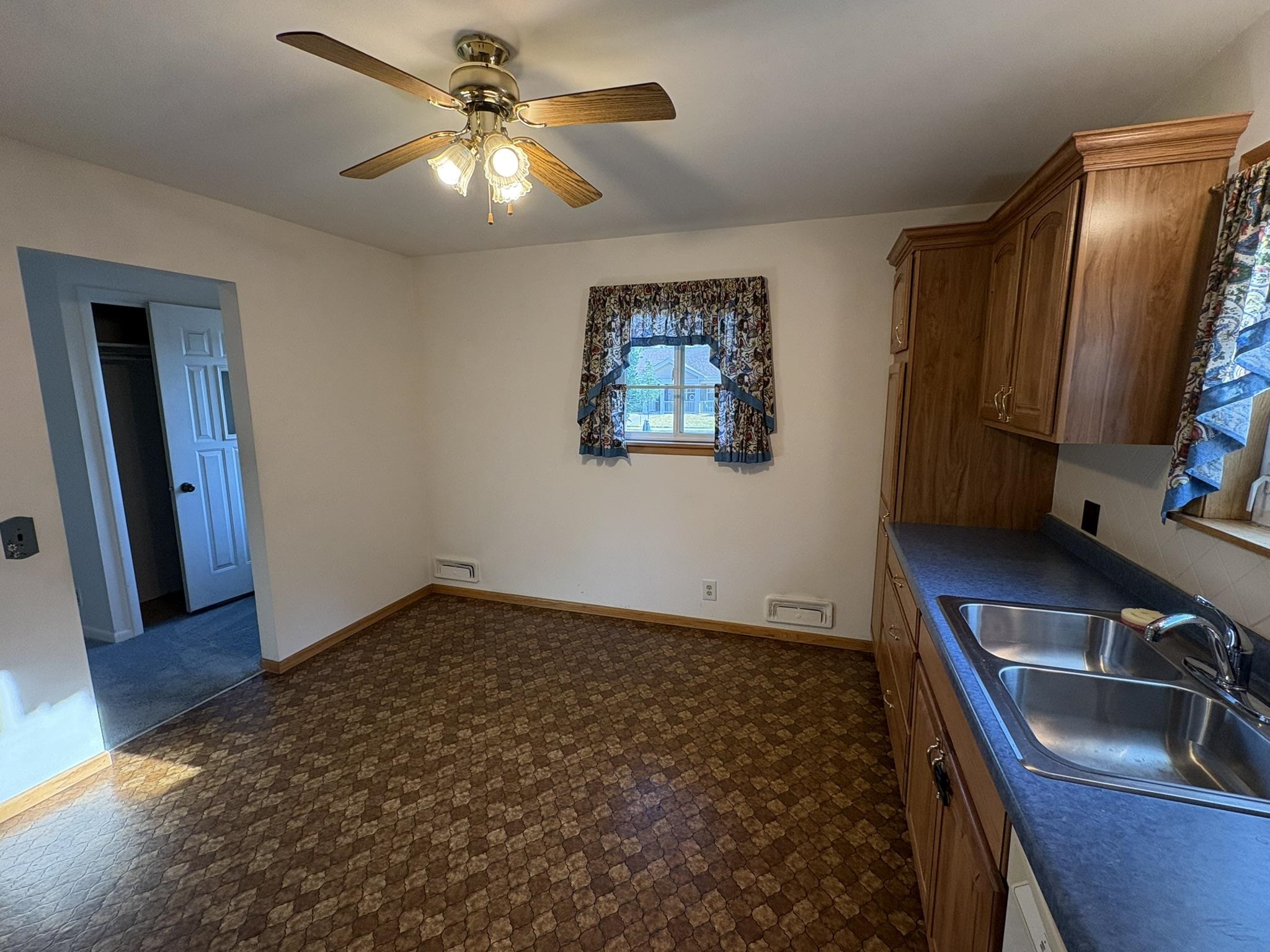 261 Buehler Avenue Property Photo 7