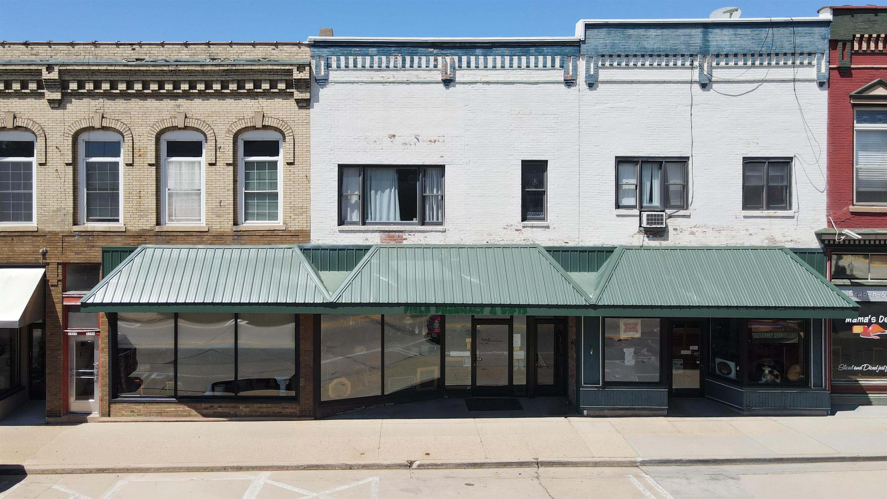 135 W Huron Street Property Photo 1