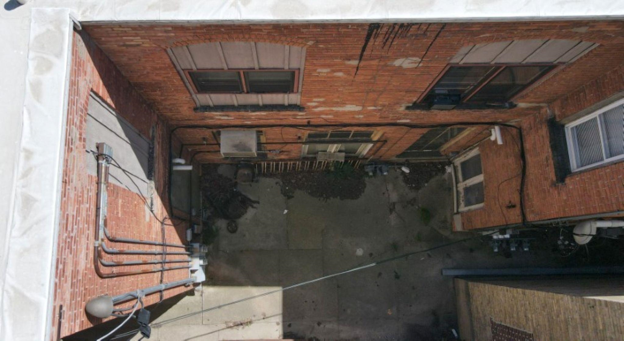 151 W Huron Street Property Photo 5