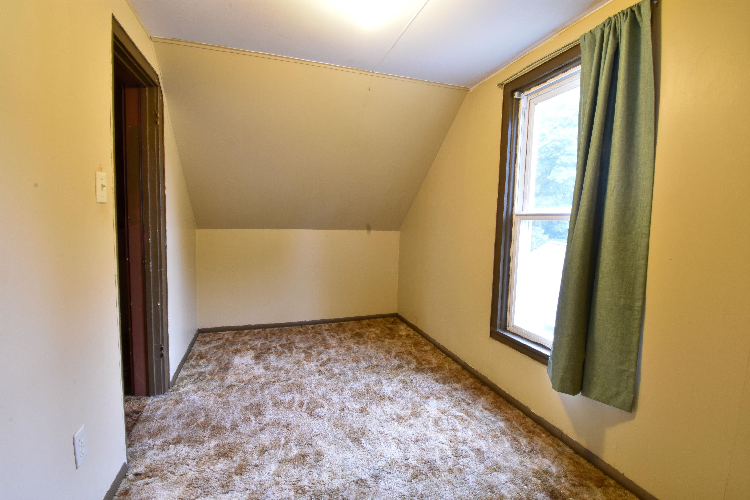 350 Plover Street Property Photo 14