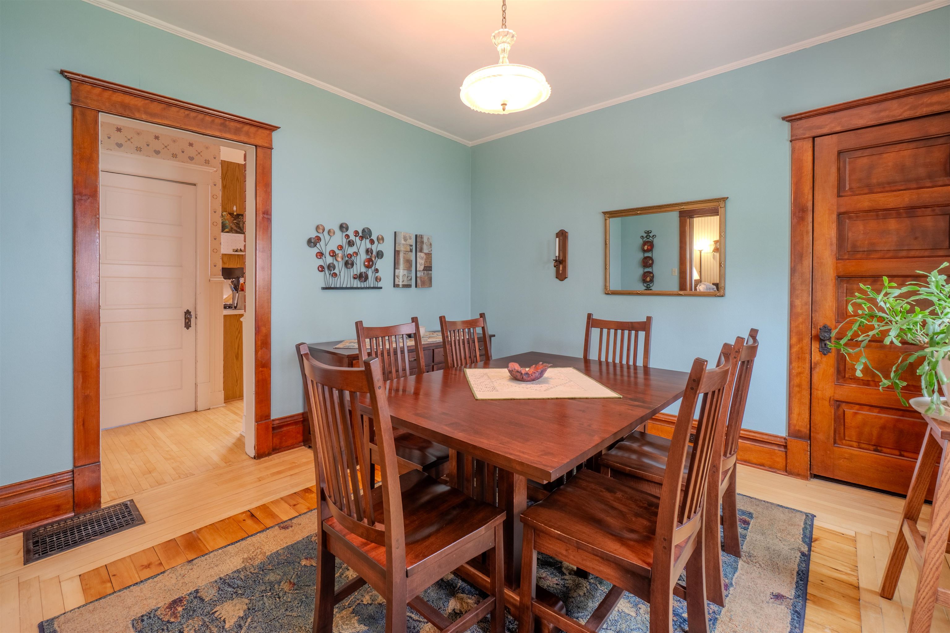930 Washington Street Property Photo 13