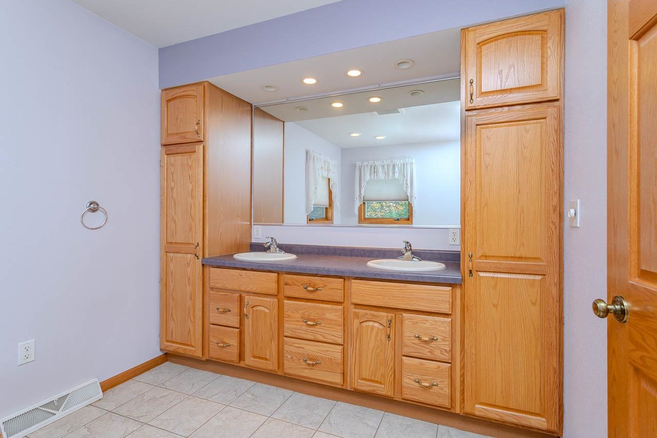1904 Lea Road Property Photo 28