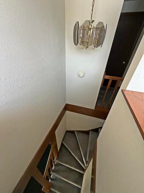 105 N Hendren Avenue Property Photo 5
