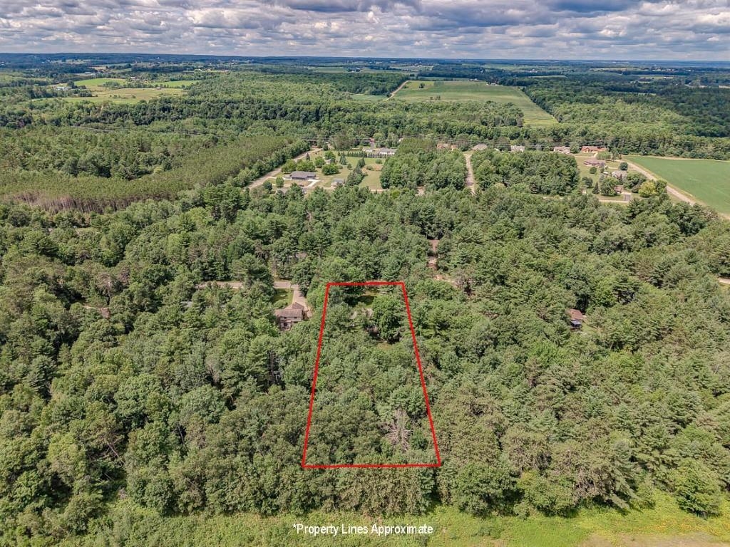 N832 Center Road Property Photo 30