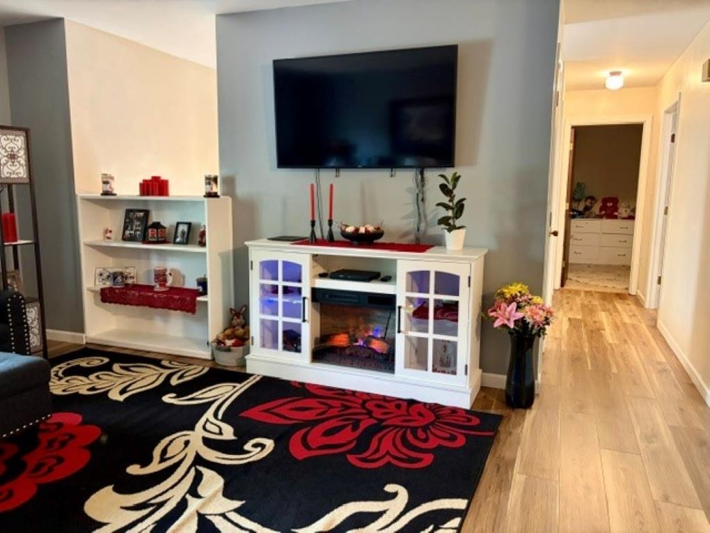 6002 Eric Street Property Photo 5