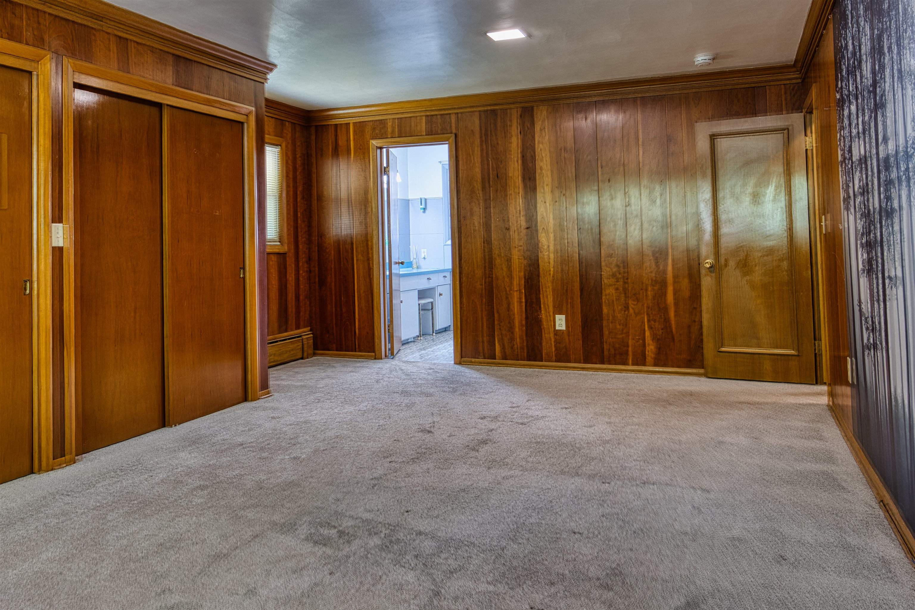 700 E Riverside Avenue Property Photo 24
