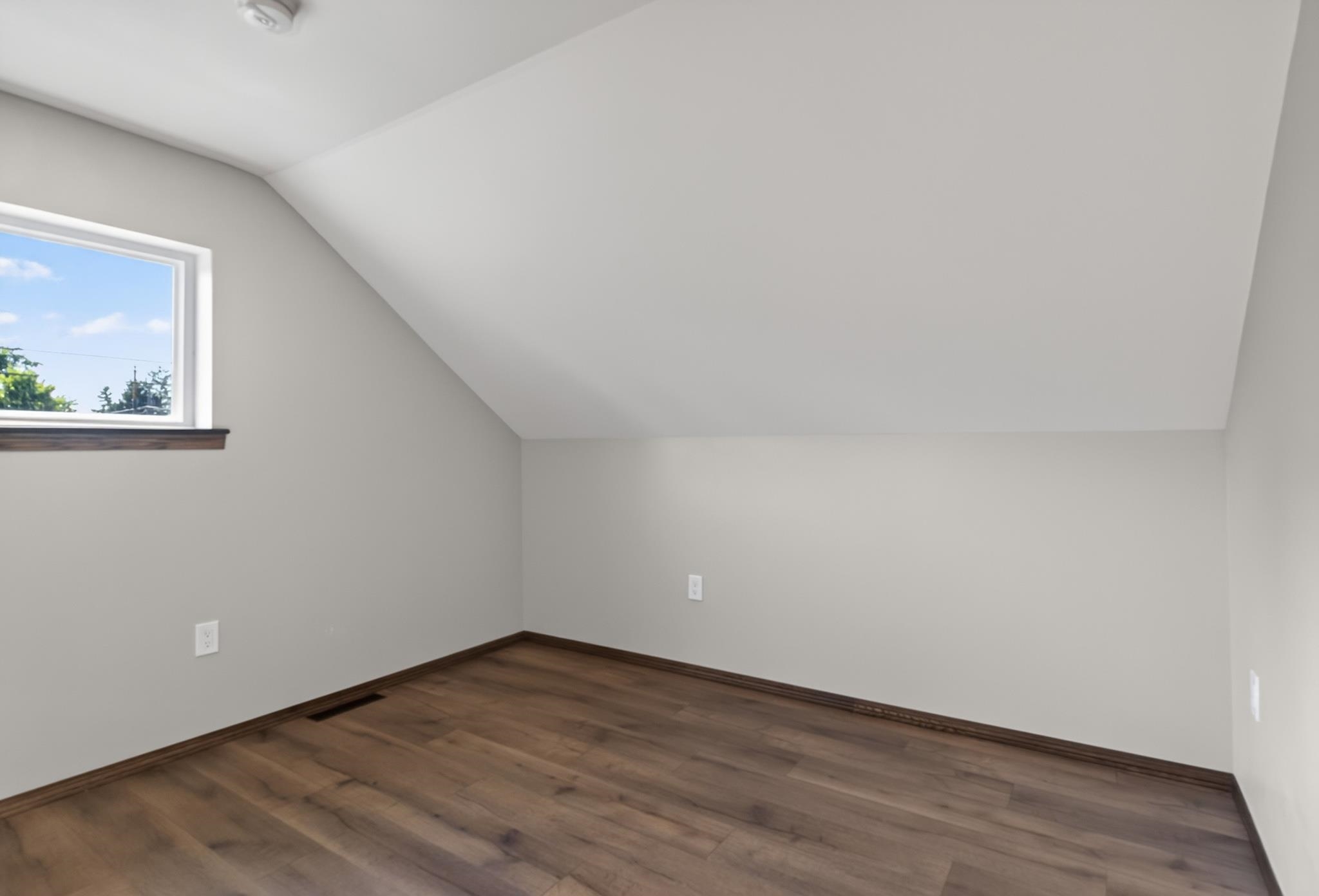211 16th Street North Property Photo 22