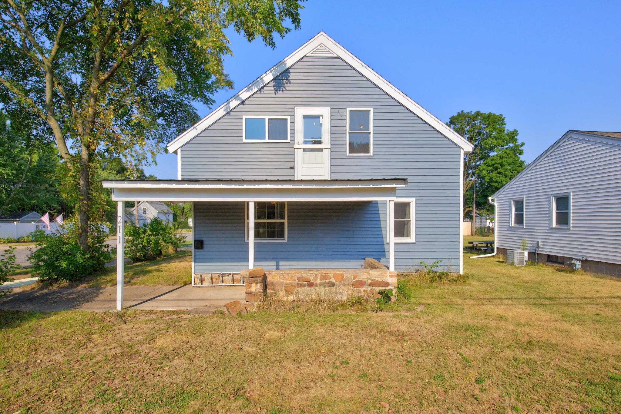 211 16th Street North Property Photo 32