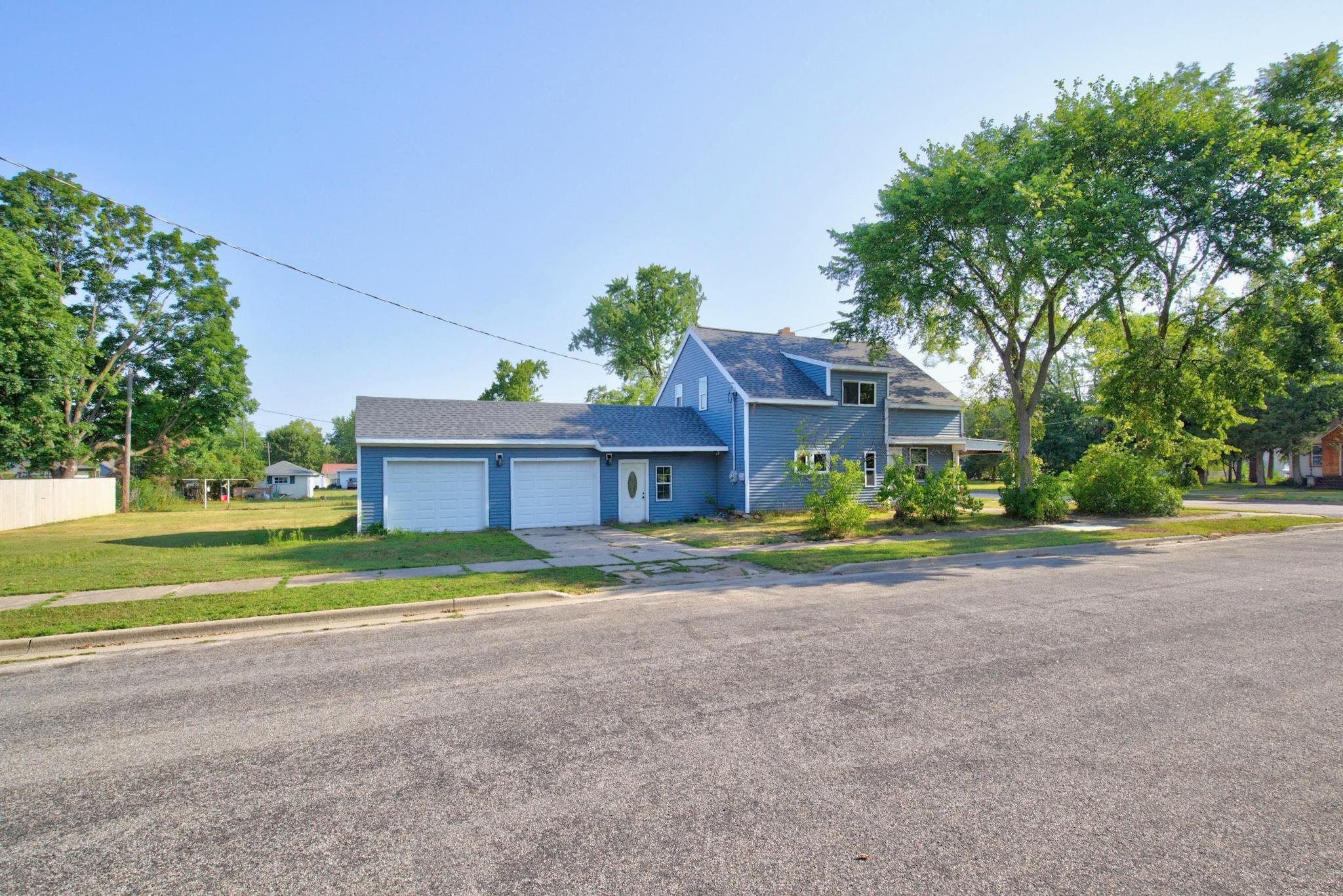 211 16th Street North Property Photo 36