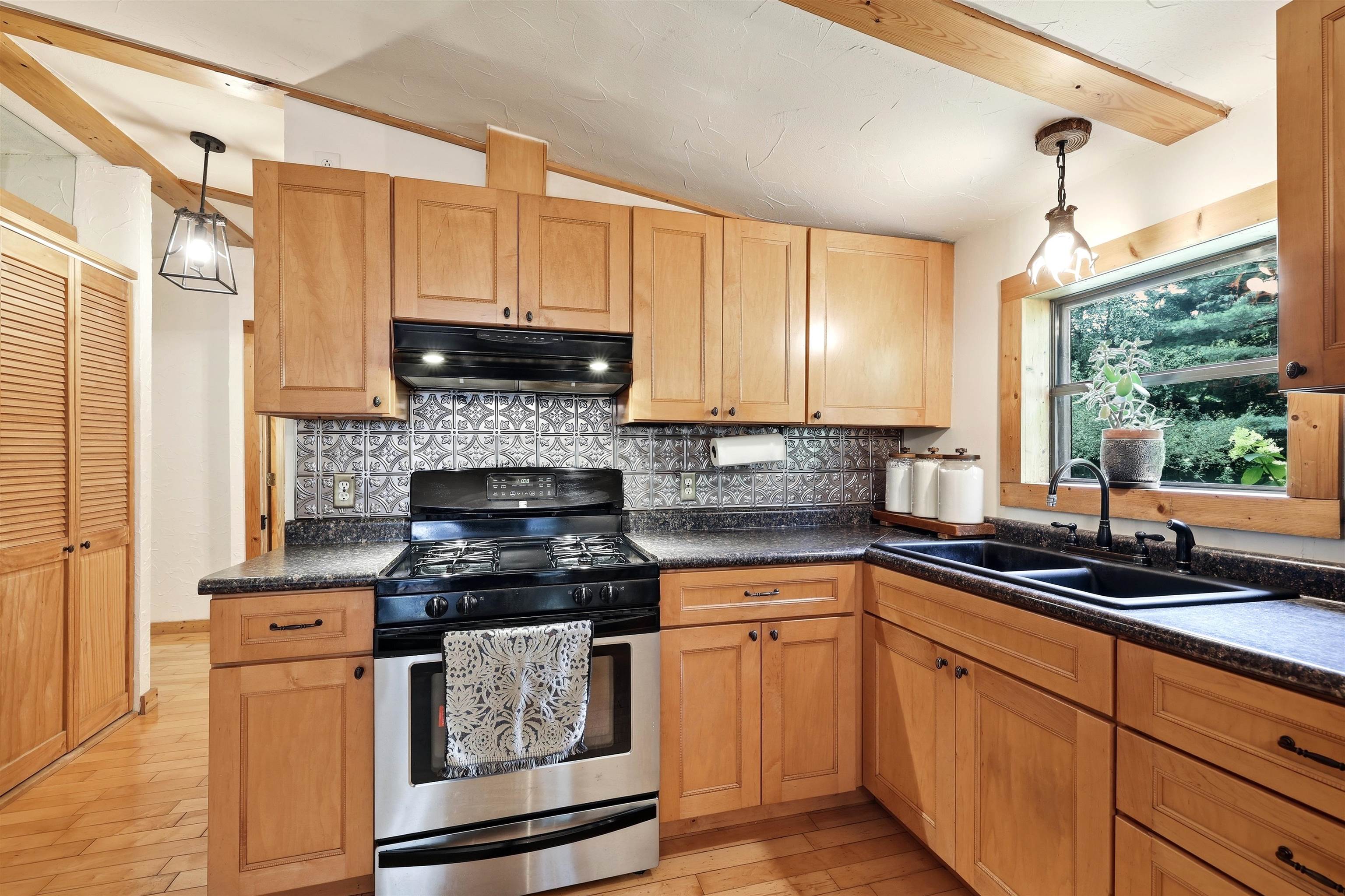 10264 State Highway 161 Property Photo 14