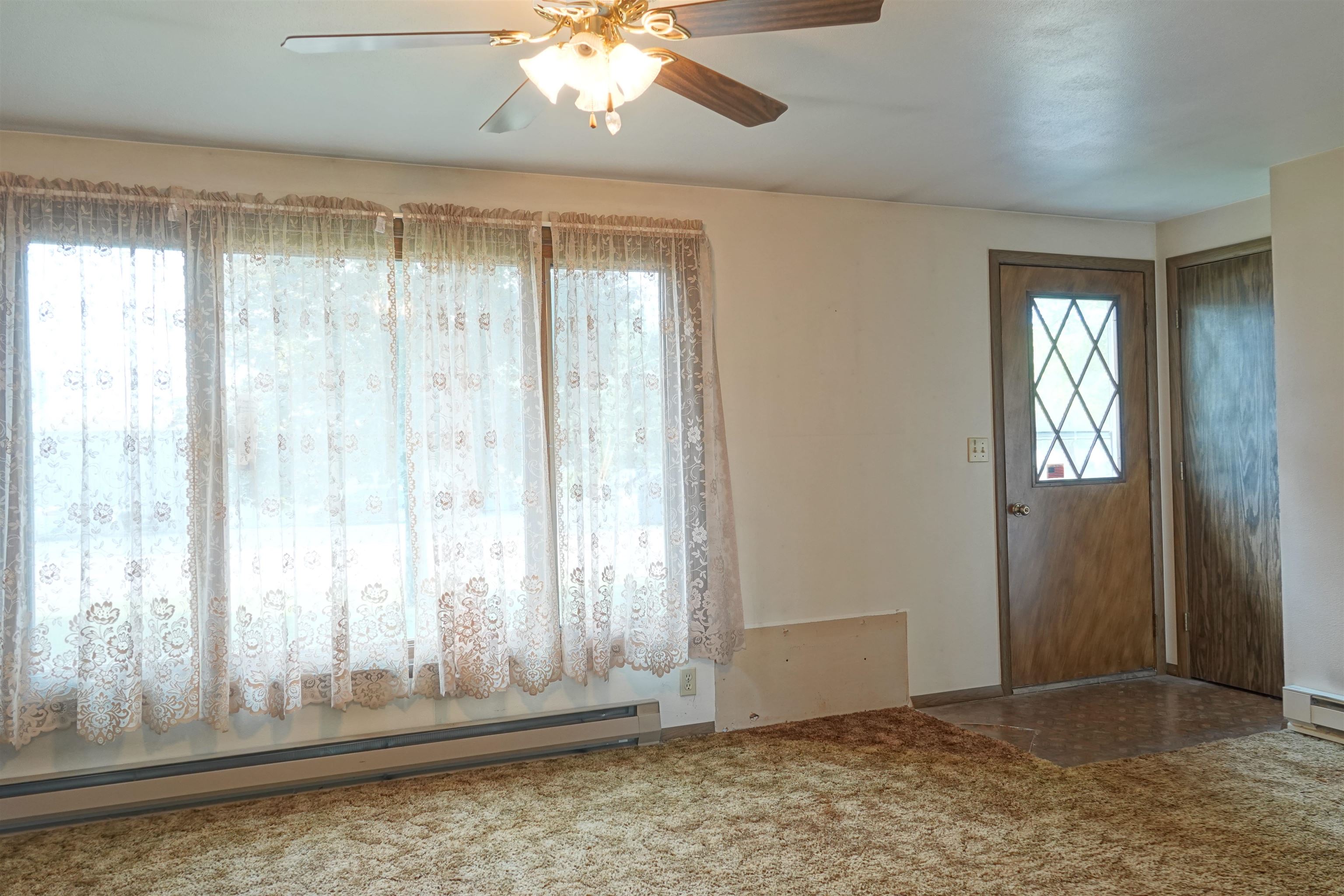 406 E Pine Street Property Photo 6
