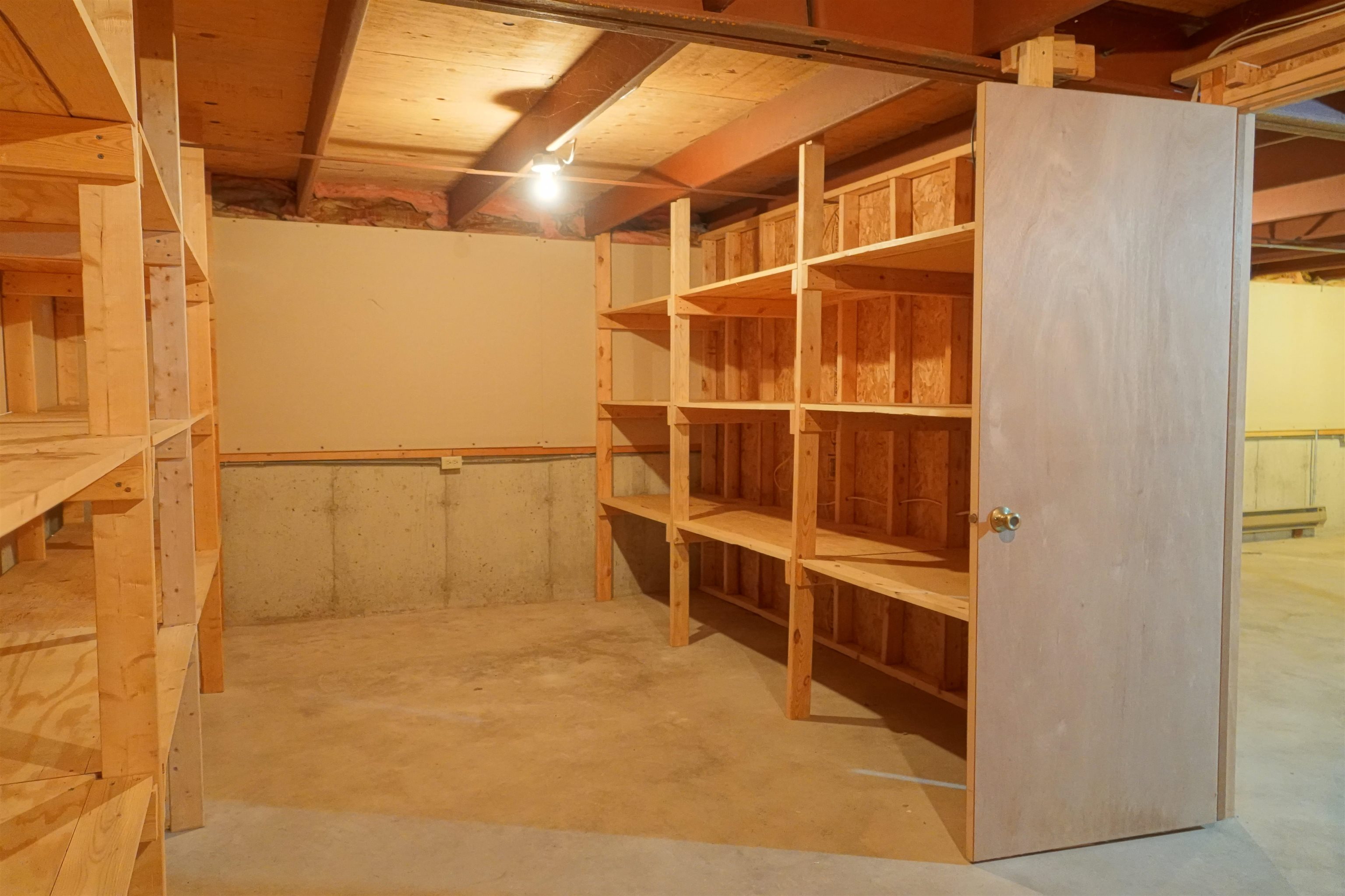 406 E Pine Street Property Photo 14