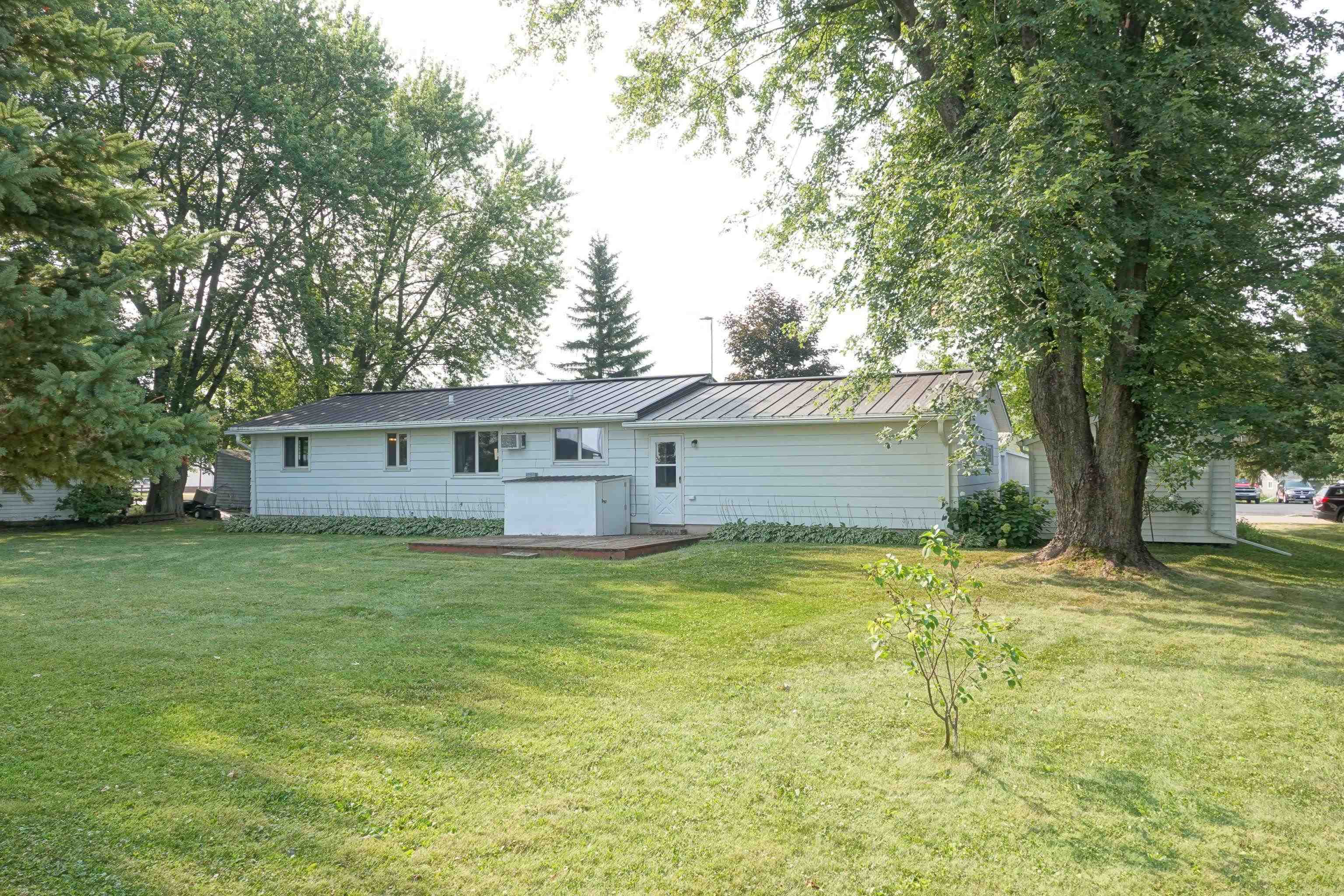 406 E Pine Street Property Photo 17