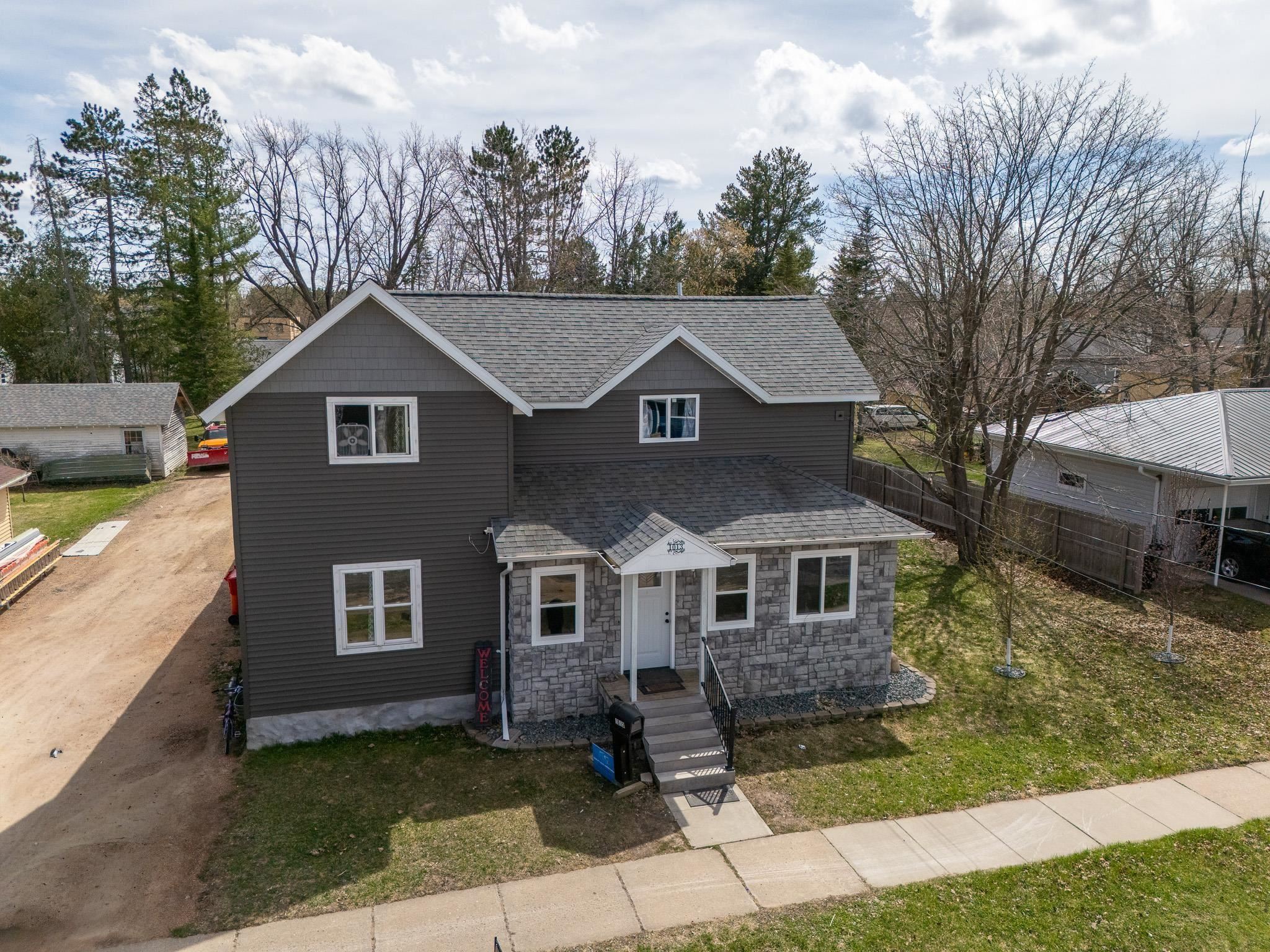1013 9th Avenue Property Photo 2