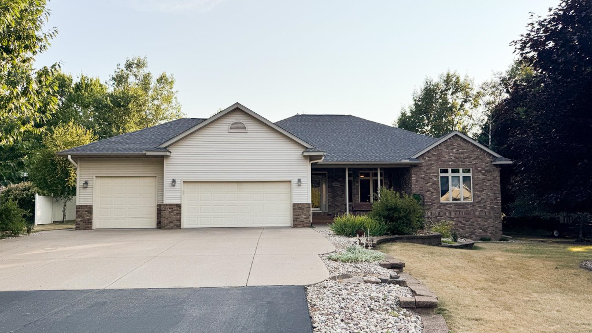 226272 Kinglet Circle Property Photo 1