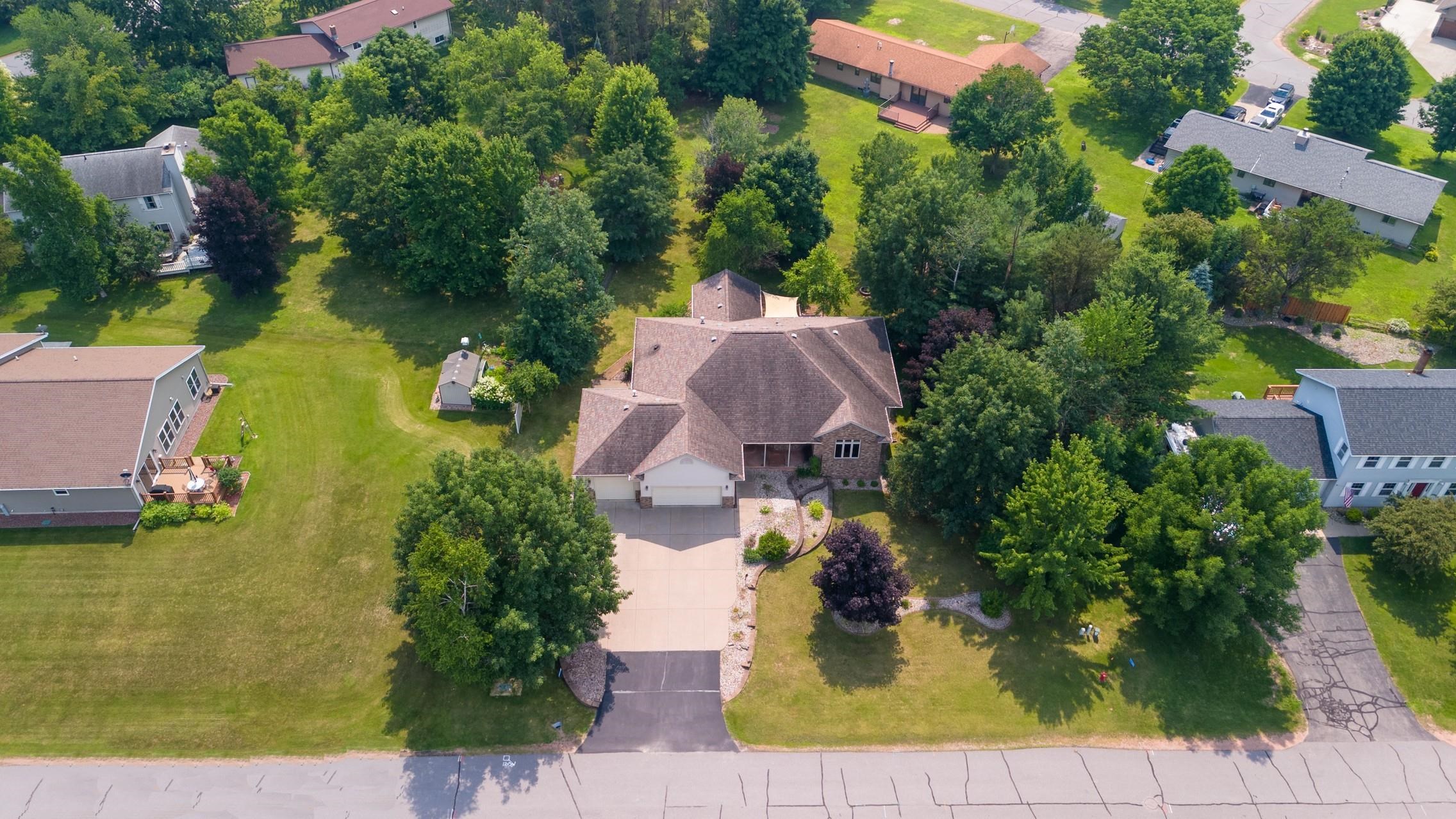 226272 Kinglet Circle Property Photo 3