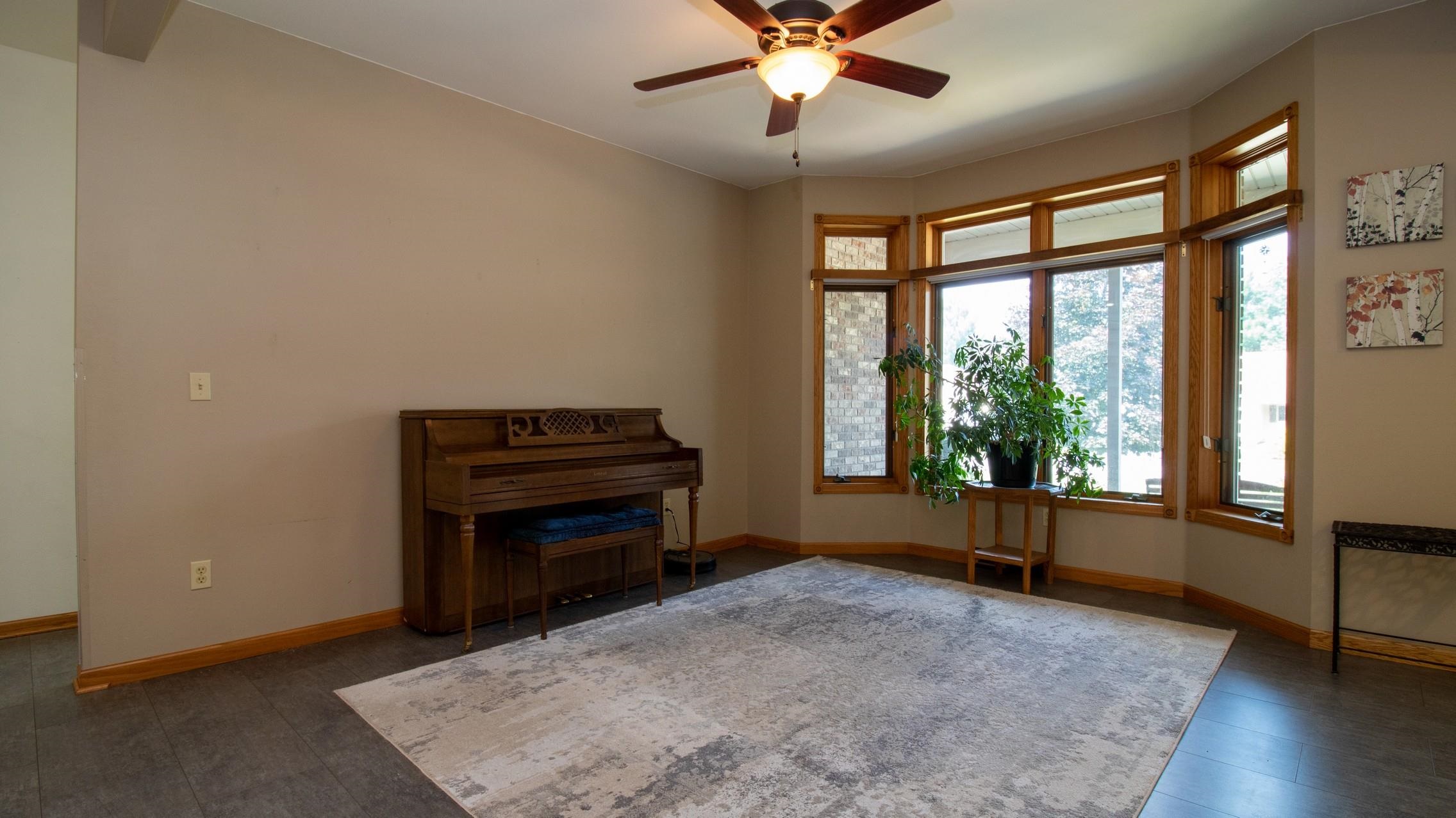 226272 Kinglet Circle Property Photo 6