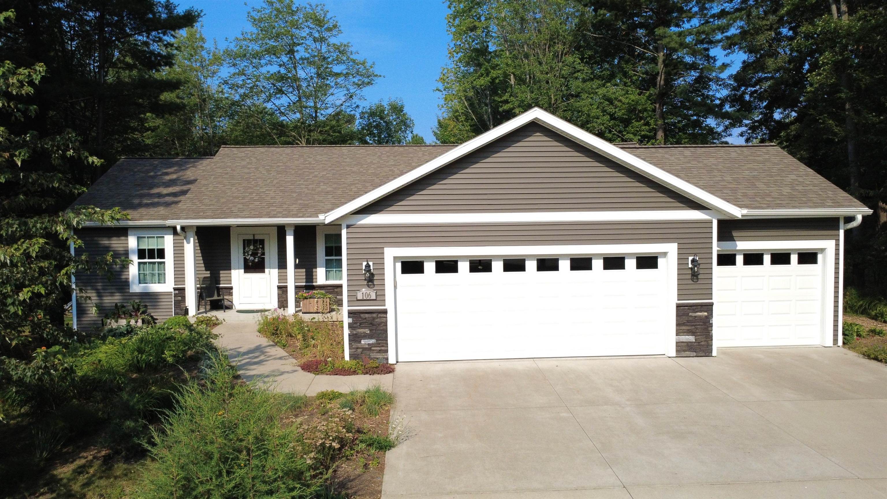 106 S 36th Avenue Property Photo 1