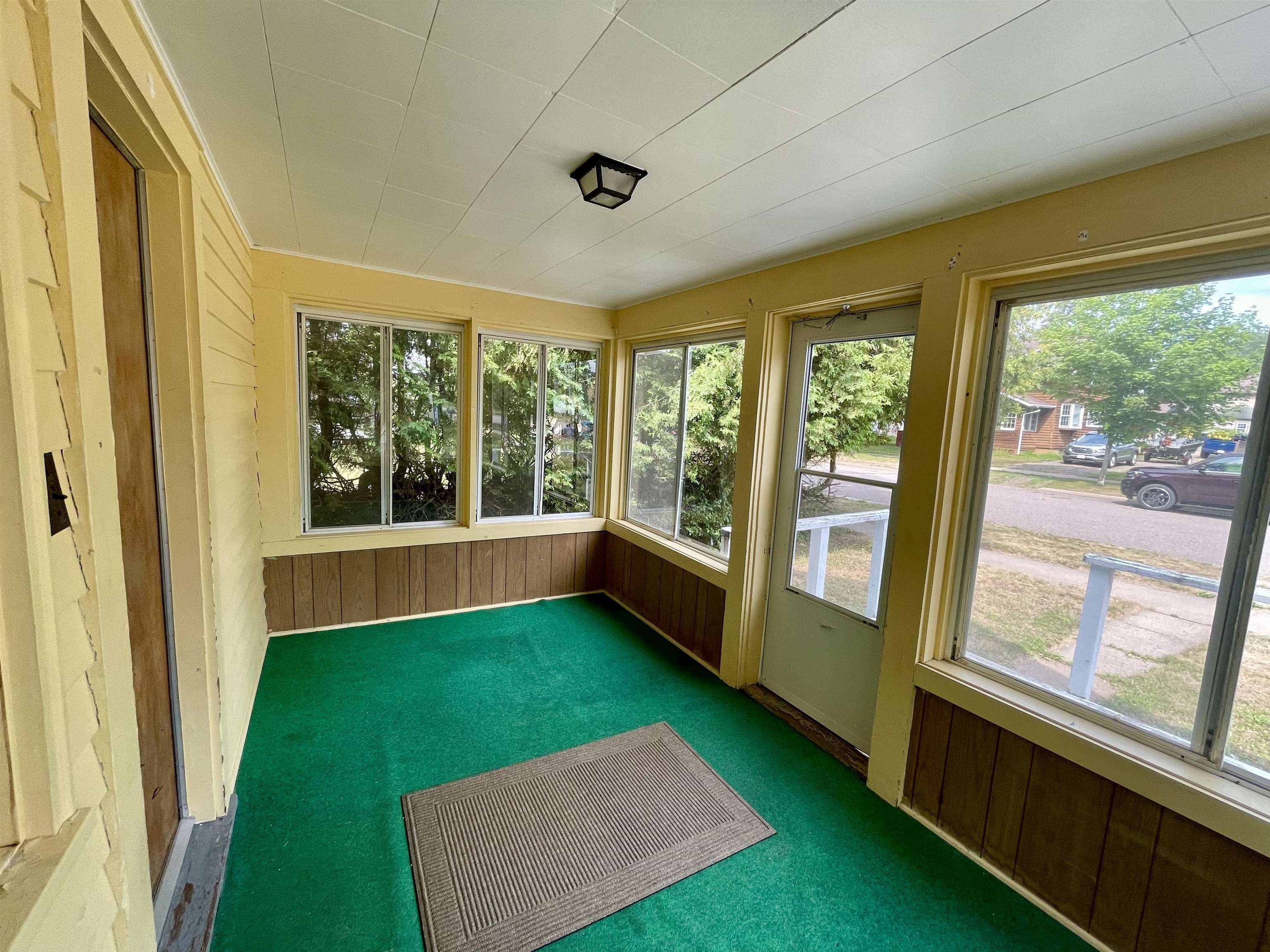 470 7th Avenue South Property Photo 4